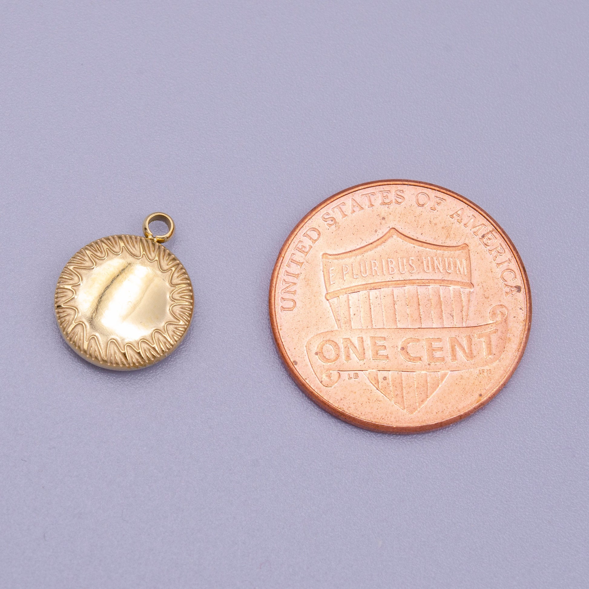 Mini Stainless Steel Sun Charms Gold Sun Burst Charms. Handmade Jewelry Supplies. DIY Craft Supplies Tarnish Free Handmade Supplies P-911