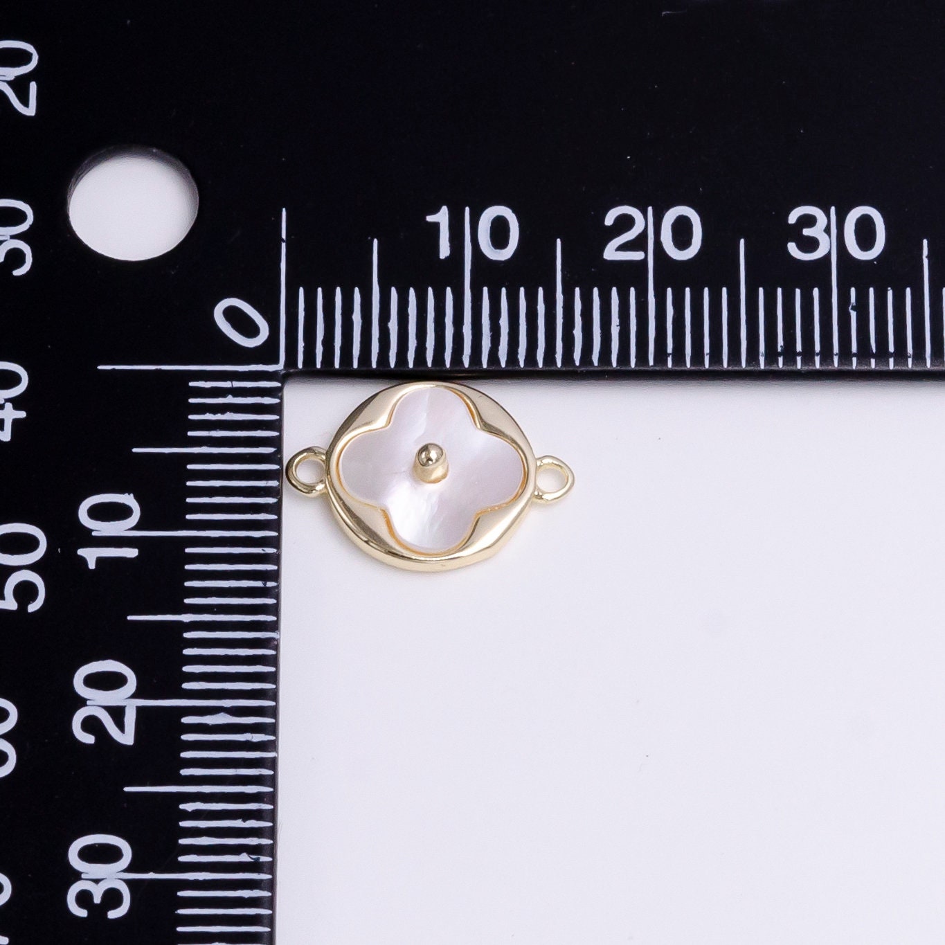 14K Gold Filled 11mm White Shell Pearl Quatrefoil Clover Round Connector | Y751