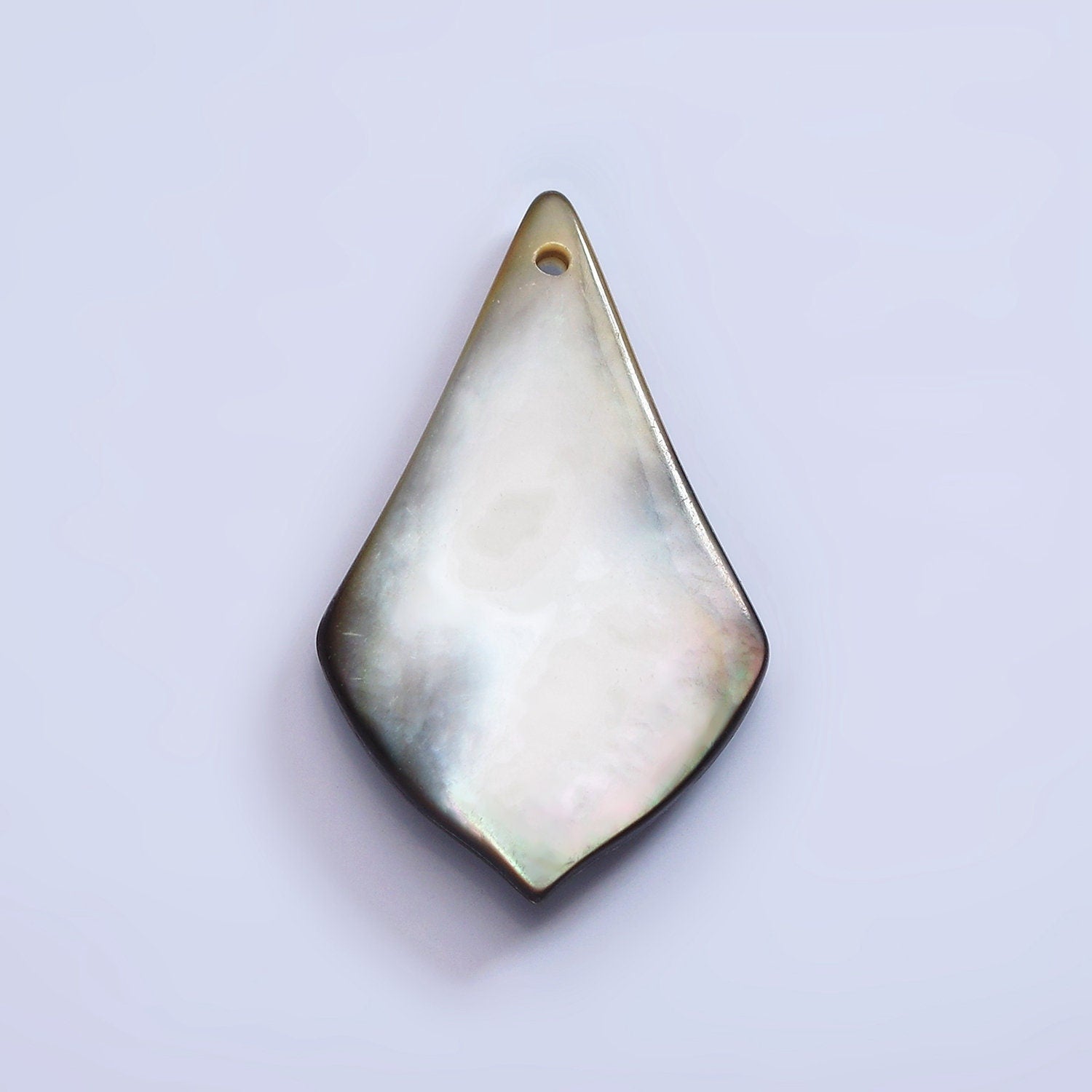 1x Natural Black lip Shell Triangle Bead Charm Abalone Shell Triangle Tie Shape Natural Shell Pendant for Necklace Earring Component