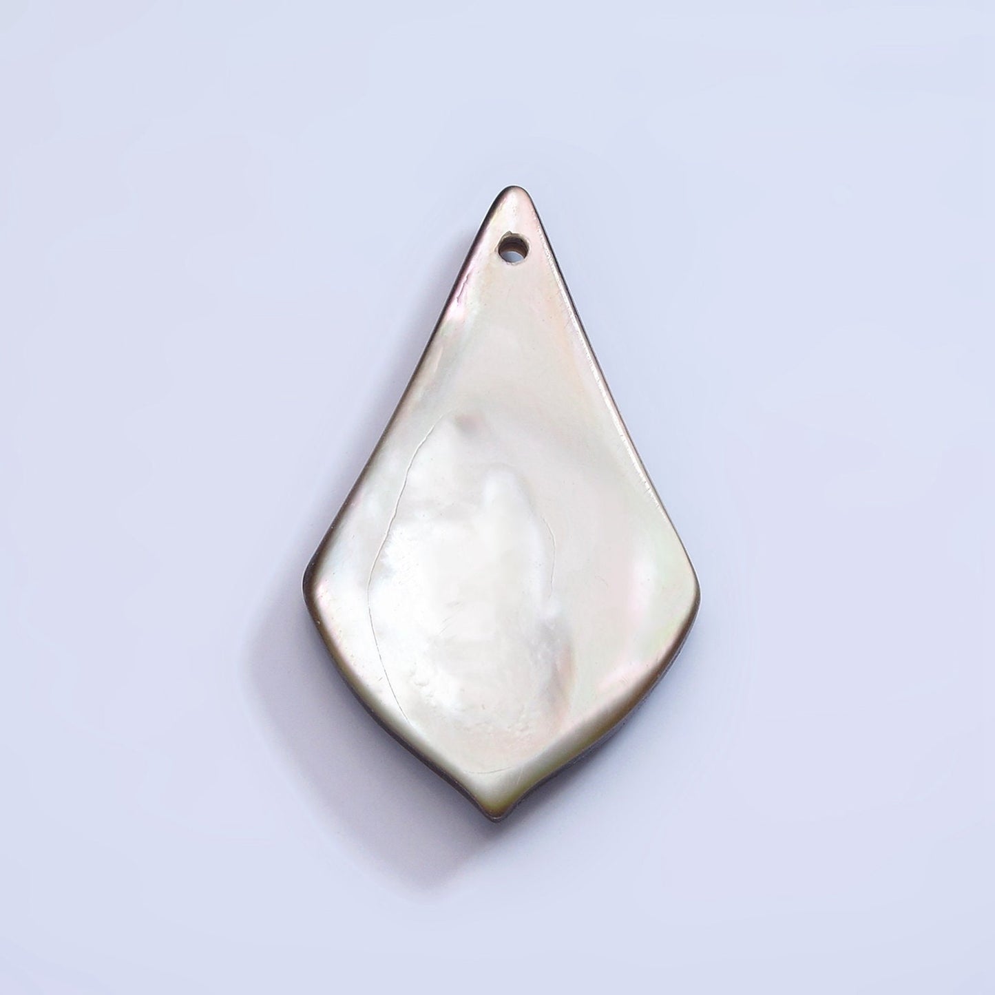 1x Natural Black lip Shell Triangle Bead Charm Abalone Shell Triangle Tie Shape Natural Shell Pendant for Necklace Earring Component