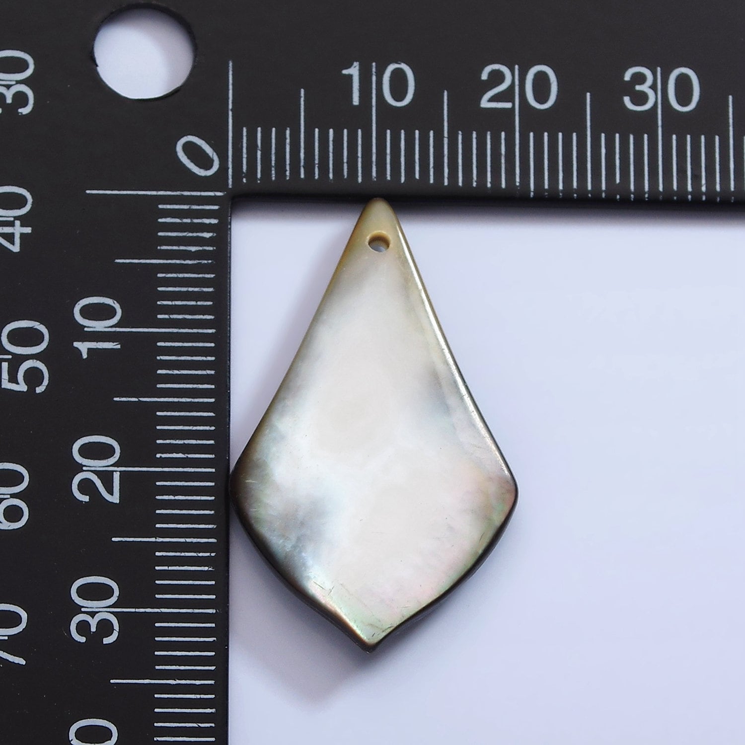 1x Natural Black lip Shell Triangle Bead Charm Abalone Shell Triangle Tie Shape Natural Shell Pendant for Necklace Earring Component