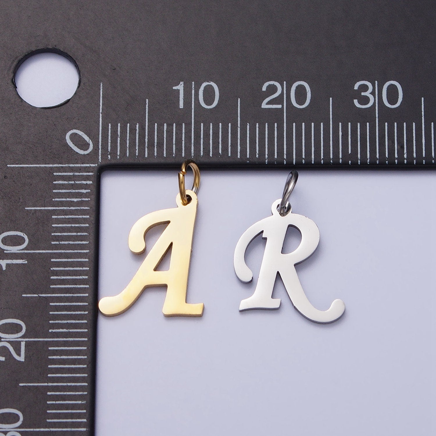 Stainless Steel Script Cursive Initial Letter Pendant Necklace Silver Letter Charm Necklace Custom Initial Necklace Supply for Jewelry A638
