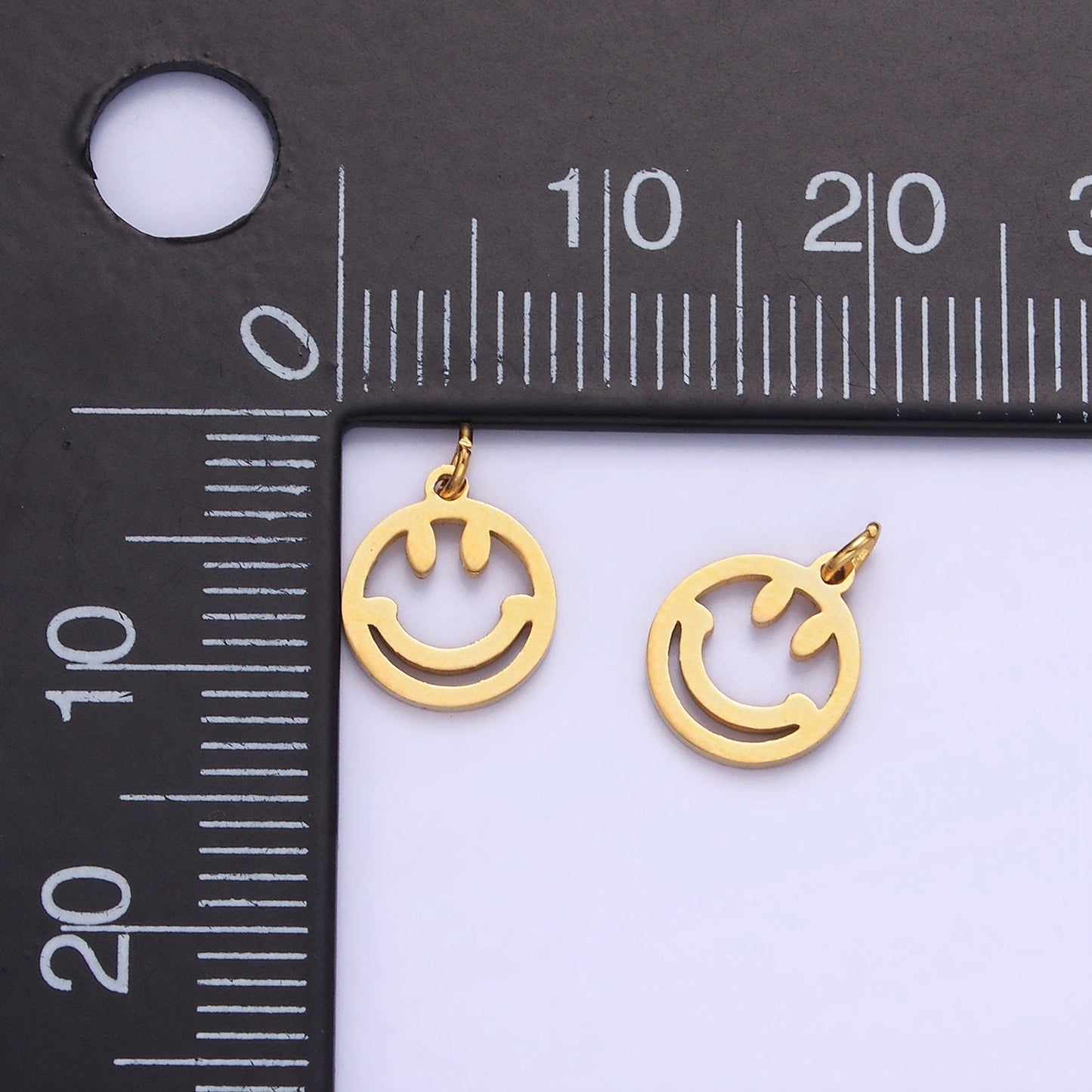 Gold Stainless Steel Happy Face Charms Smile Charms 11 x 7.9mm for Bracelet Necklace Earring Charm Emoji Icon Jewelry Inspired P-951