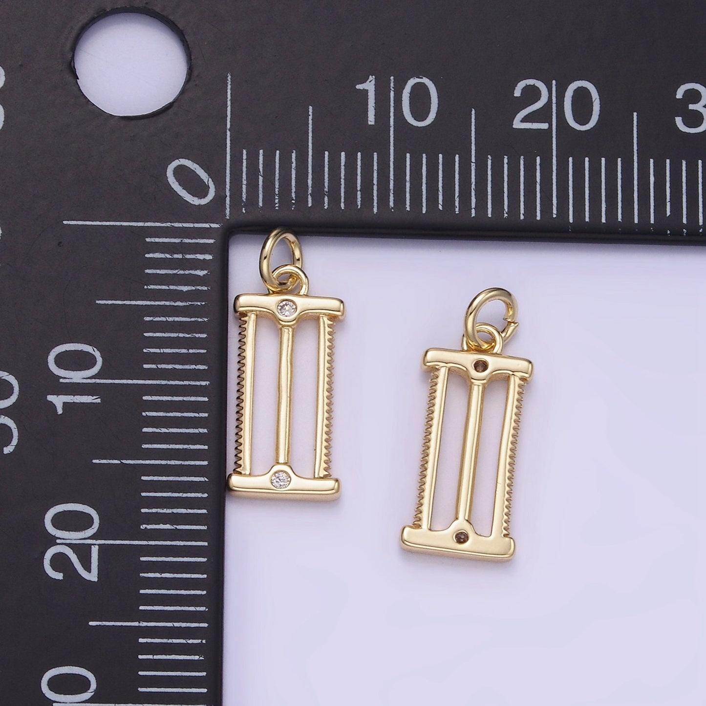 Mini Gold Hacksaw Saw Charm Carpenter Pendant gold Mechanic Charm Cool Charm W553