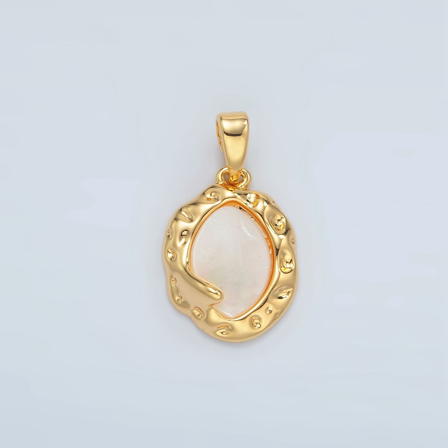 Shell Pearl Hammered Edge Oval Charm in 24k Gold Filled Pendant for Geometric Charm Bracelet Necklace Minimalist Jewelry H-711