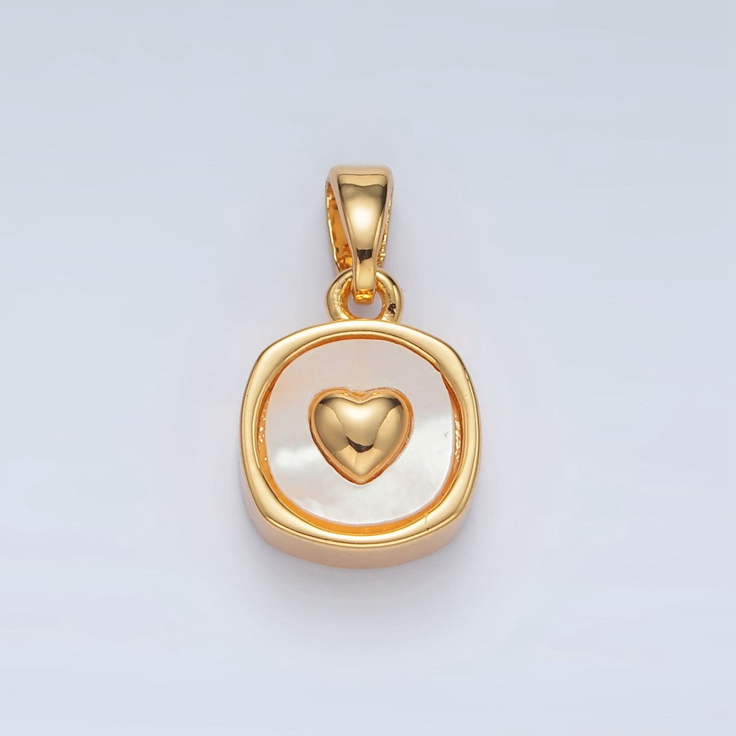 24K Gold Filled Round Shell Pearl Heart Stamped Pendant in Gold & Silver | AA1524