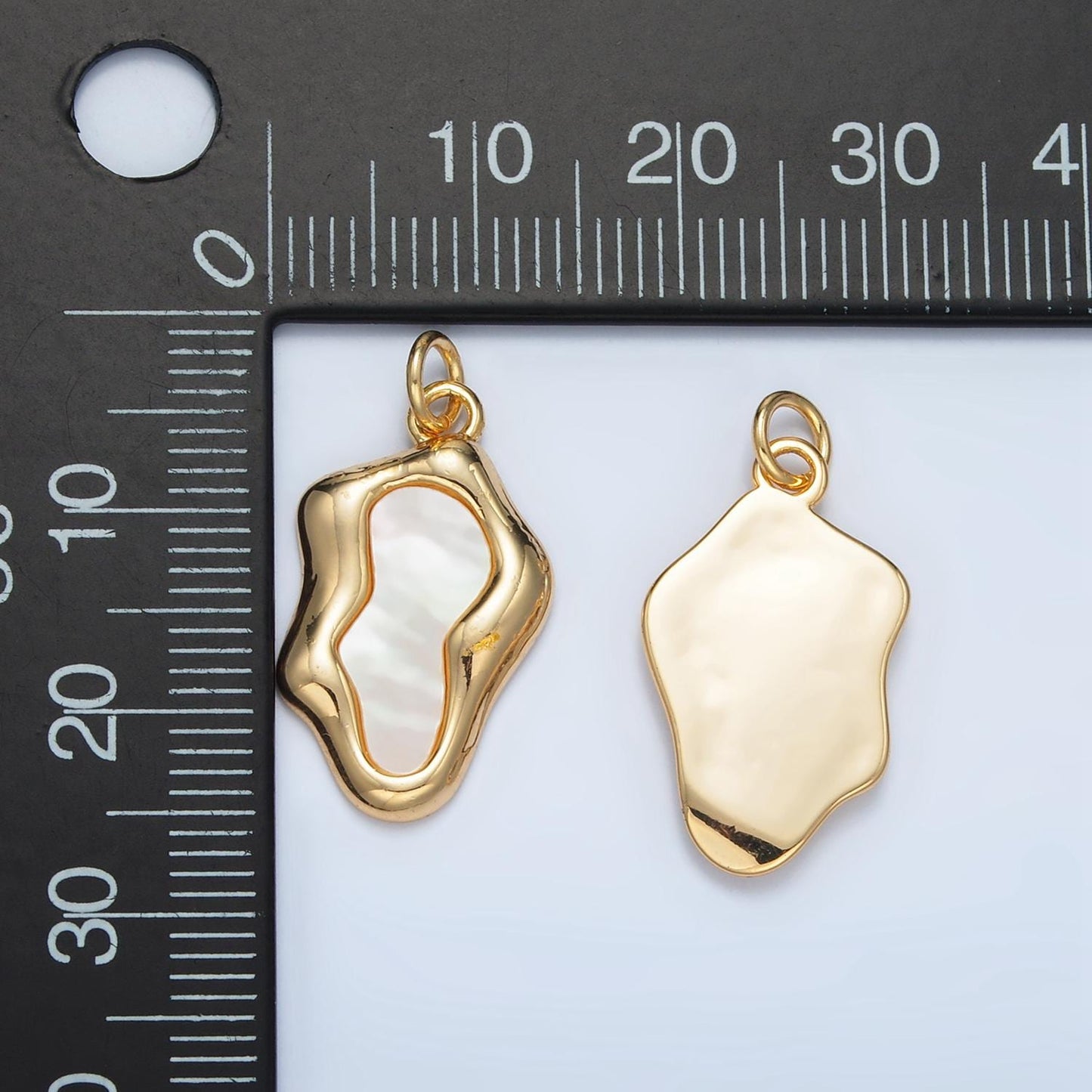 Dainty Abstract Charm 14K Gold Filled Oval Pear Charm with Shell Pearl M551