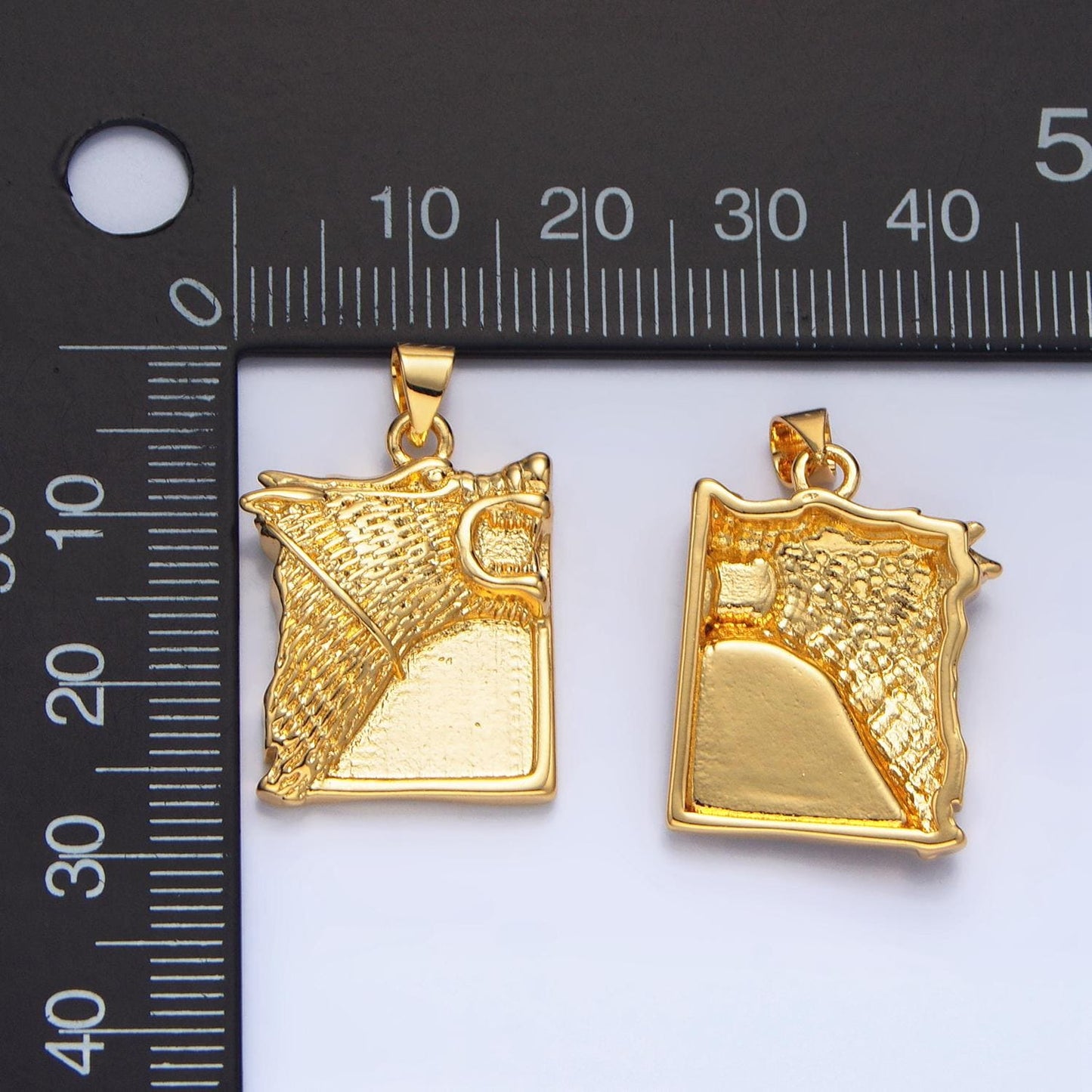 Gold Wolf Charm, 24K Gold Filled Pendant Tag Halloween Wild Animal Necklace Pendant for Men Jewelry Making I633
