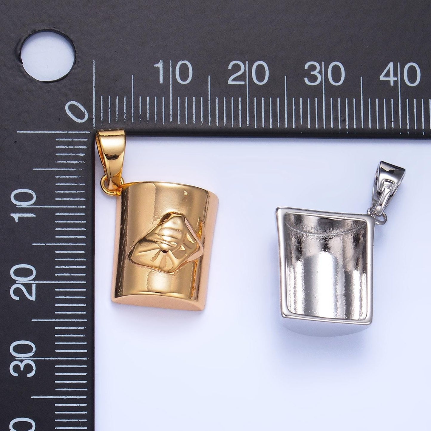 Dainty 18K Gold Filled Whisky on the Rock Charm Silver Cocktail drink charms alcohol Boy Men New Year Party Charm Bar Supplies AA990