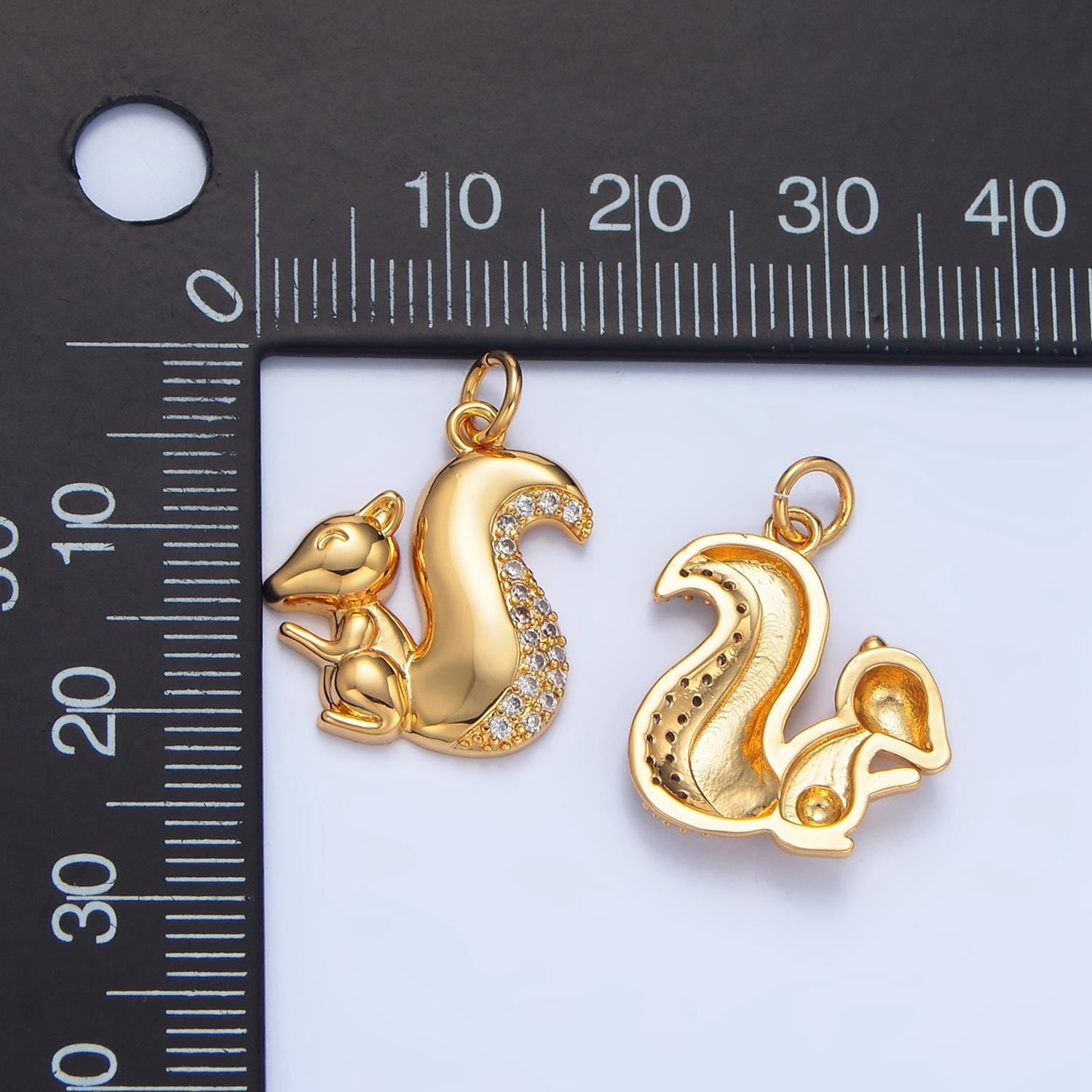 Happy smiling squirrel micro paved cz 24k gold filled animal charm | x-840