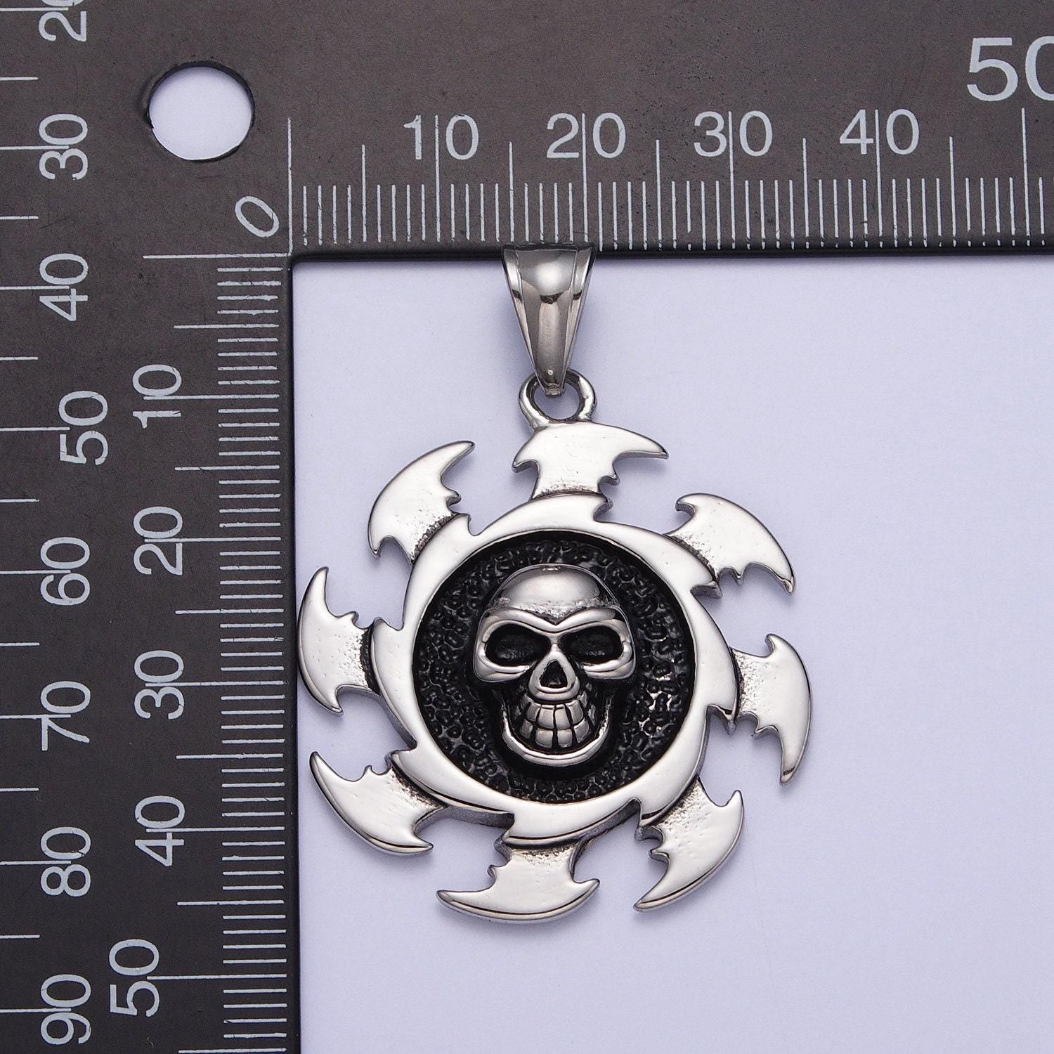 Silver skull gear charm - 35mm diameter - steampunk silver men necklace pendant stainless steel jewelry x659