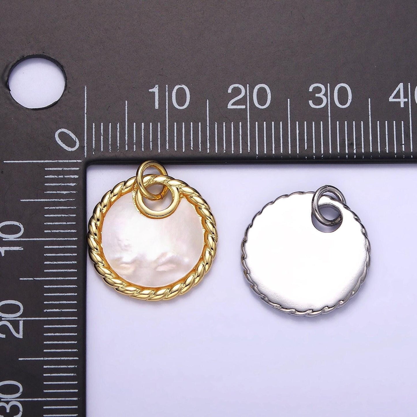 14k gold filled twisted edge coin charm with shell pearl medallion pendant w-503