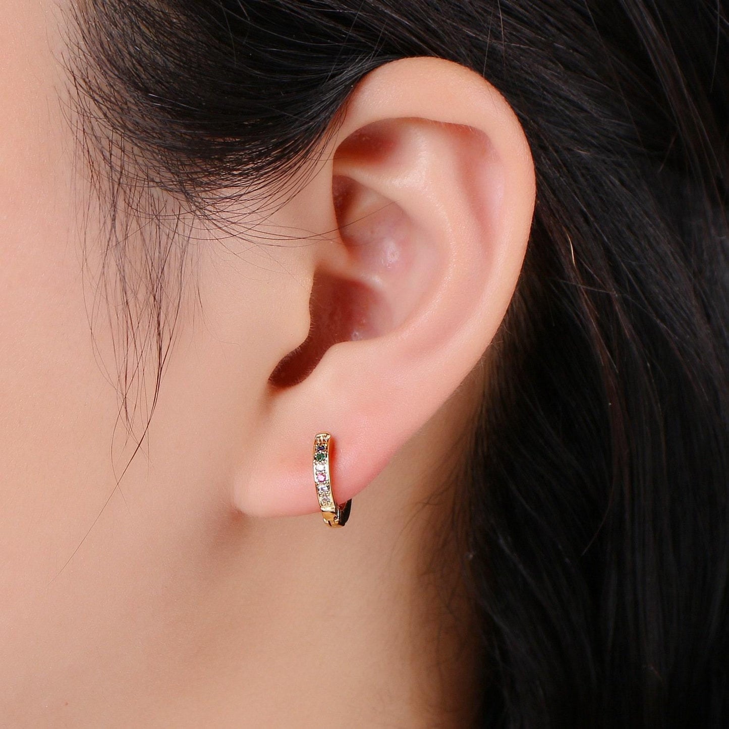 1 pair minimalist cz huggie hoops in gold / silver 19mm clicker hoops dainty hoops earring simple lever back hoop earrings