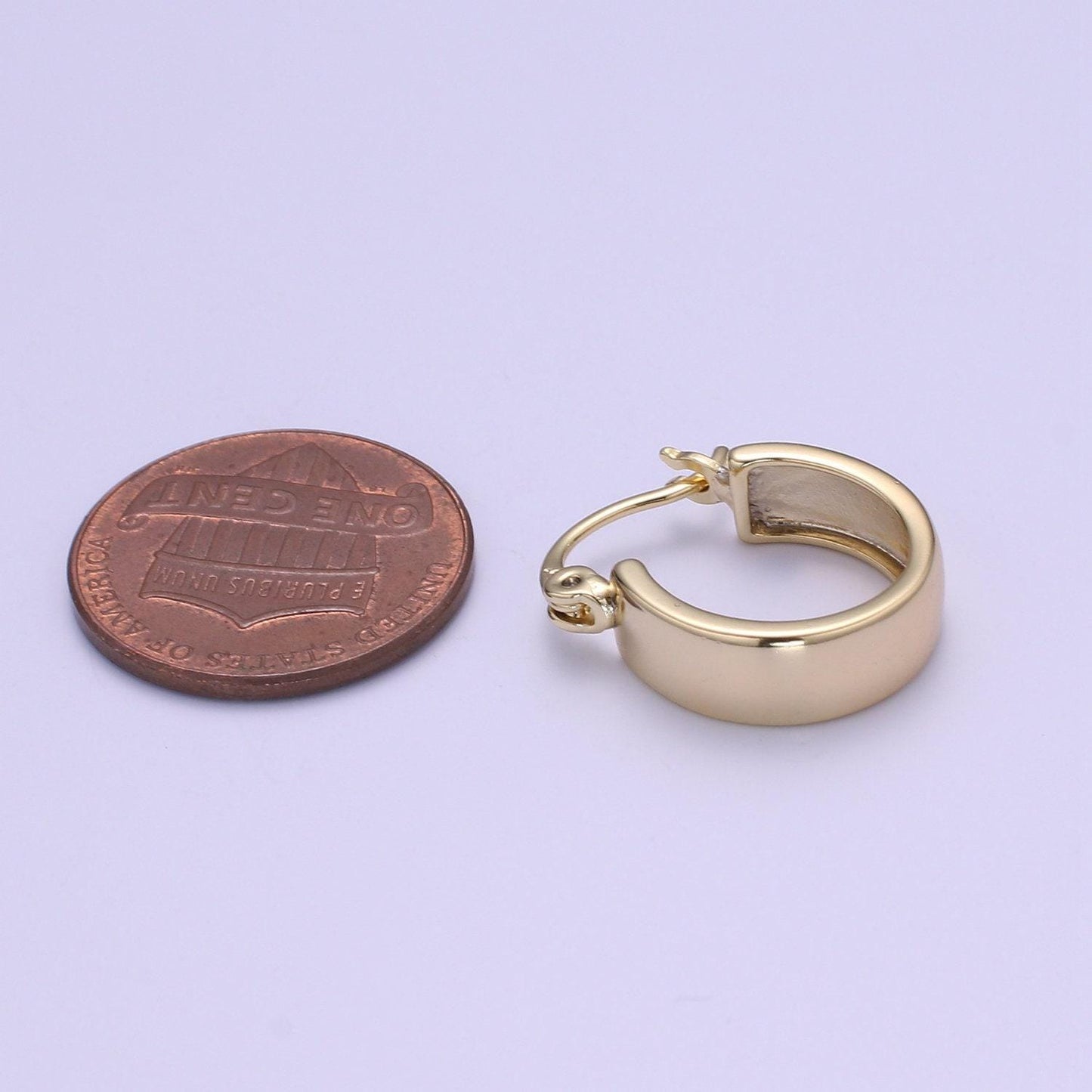 14k gold fliled lightweight hoops | 15mm | gold hoop earrings for women