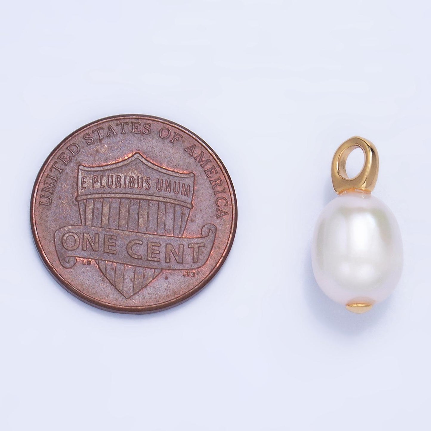 Gold ringed teardrop pearl pendant 16.5 x 8.3 mm | p1917
