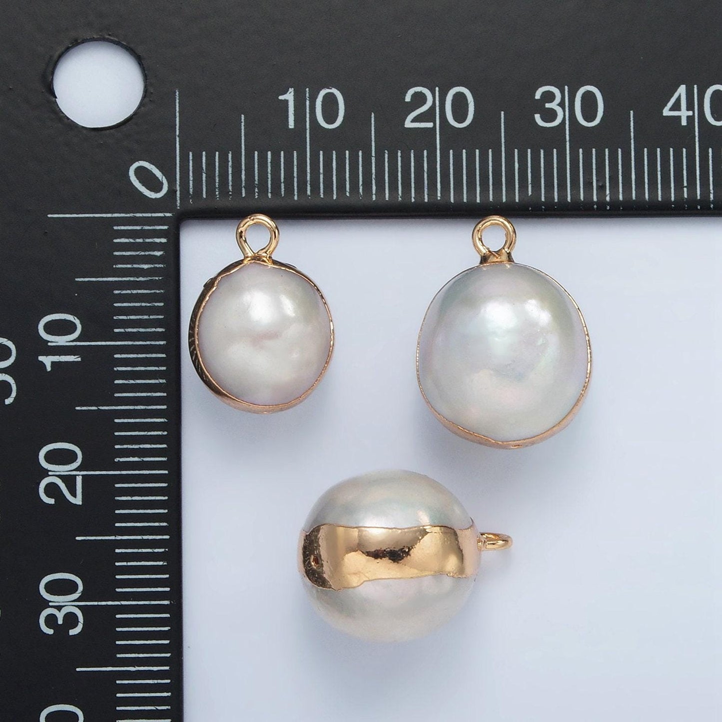 1x natural fresh water pearl with gold plated edge natural round ball pendant white pearl charm for bridal wedding jewelry minimalist p1757