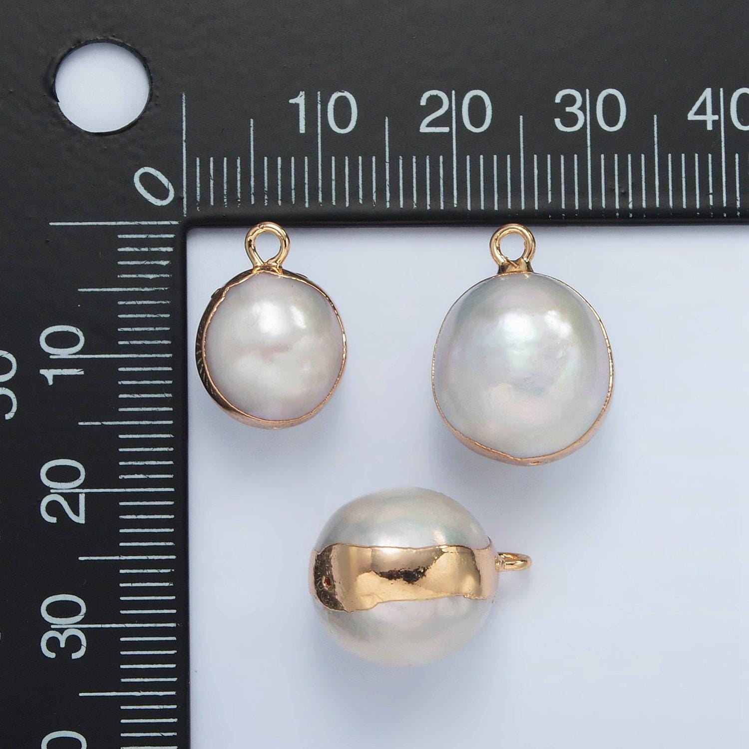 1x natural fresh water pearl with gold plated edge natural round ball pendant white pearl charm for bridal wedding jewelry minimalist p1757