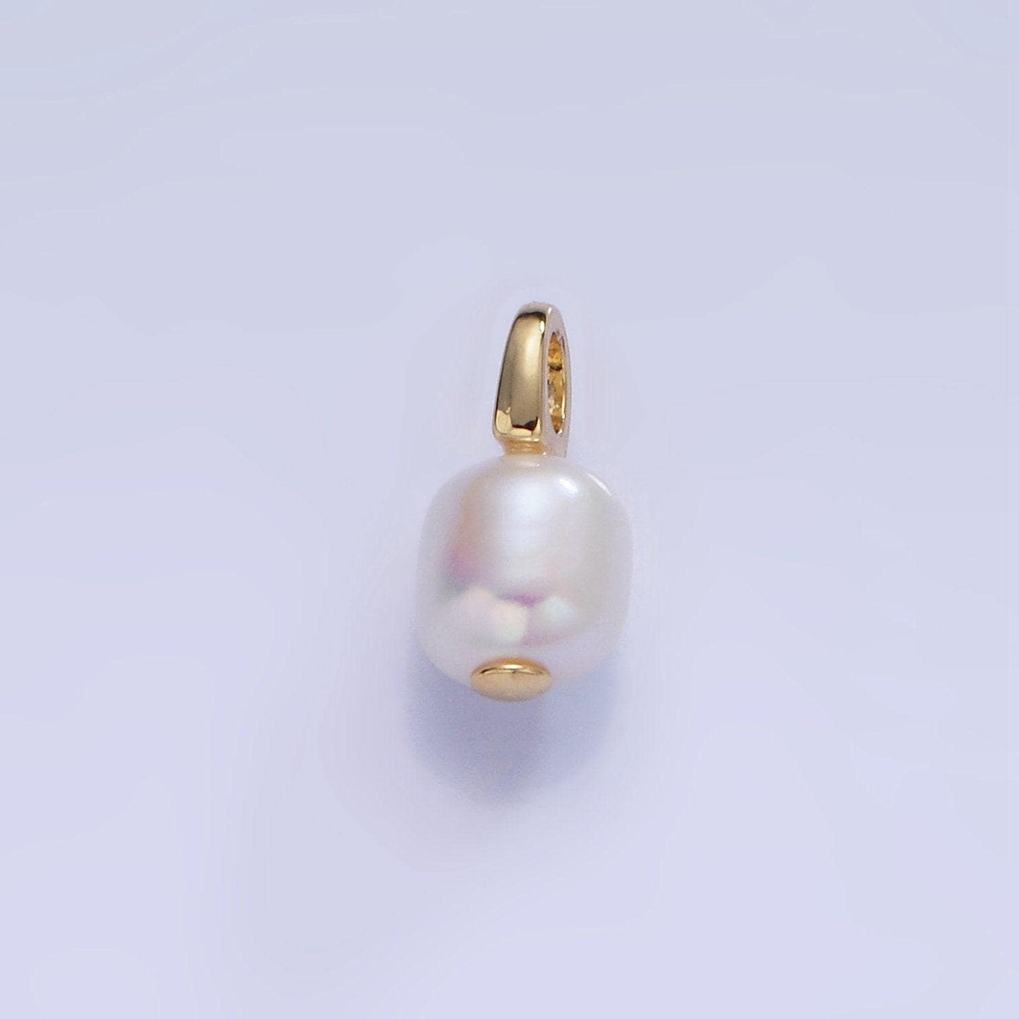 Baby button white freshwater pearl charm | p-1732