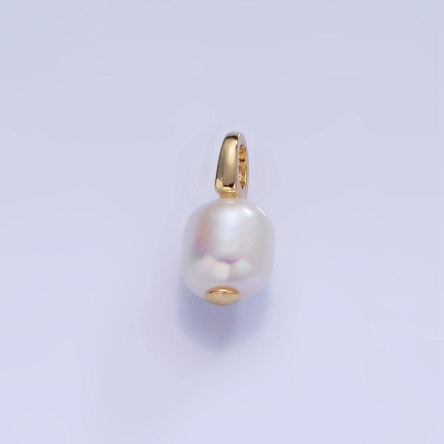 Baby button white freshwater pearl charm | p-1732