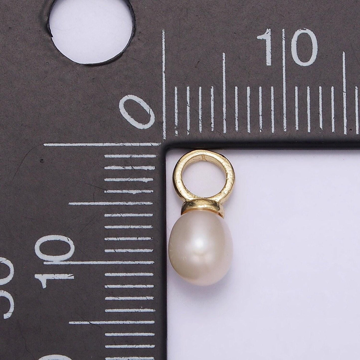 14k gold filled 13.5mm white freshwater pearl drop charm | p-1626