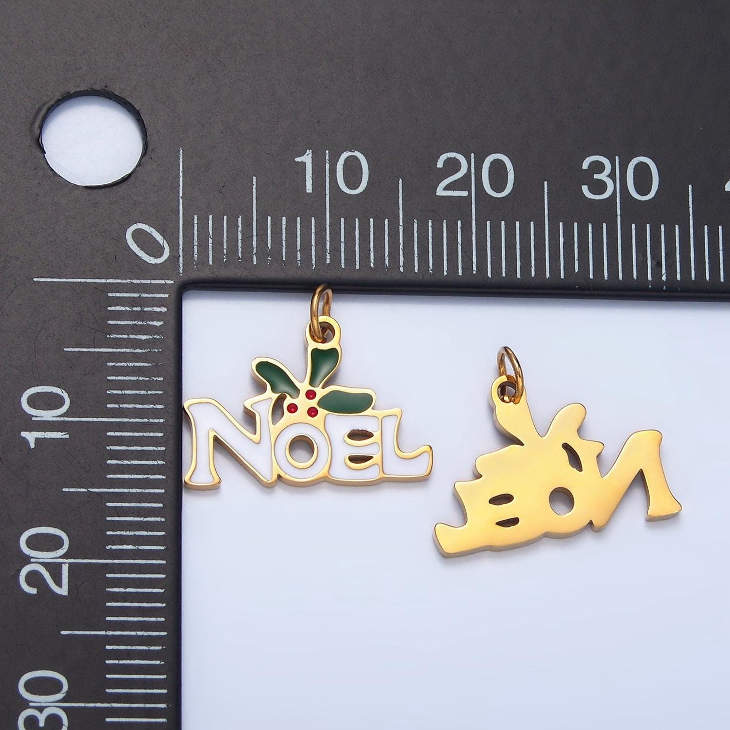 Enamel "noel" mistletoe christmas holiday stainless steel charm | p-1345