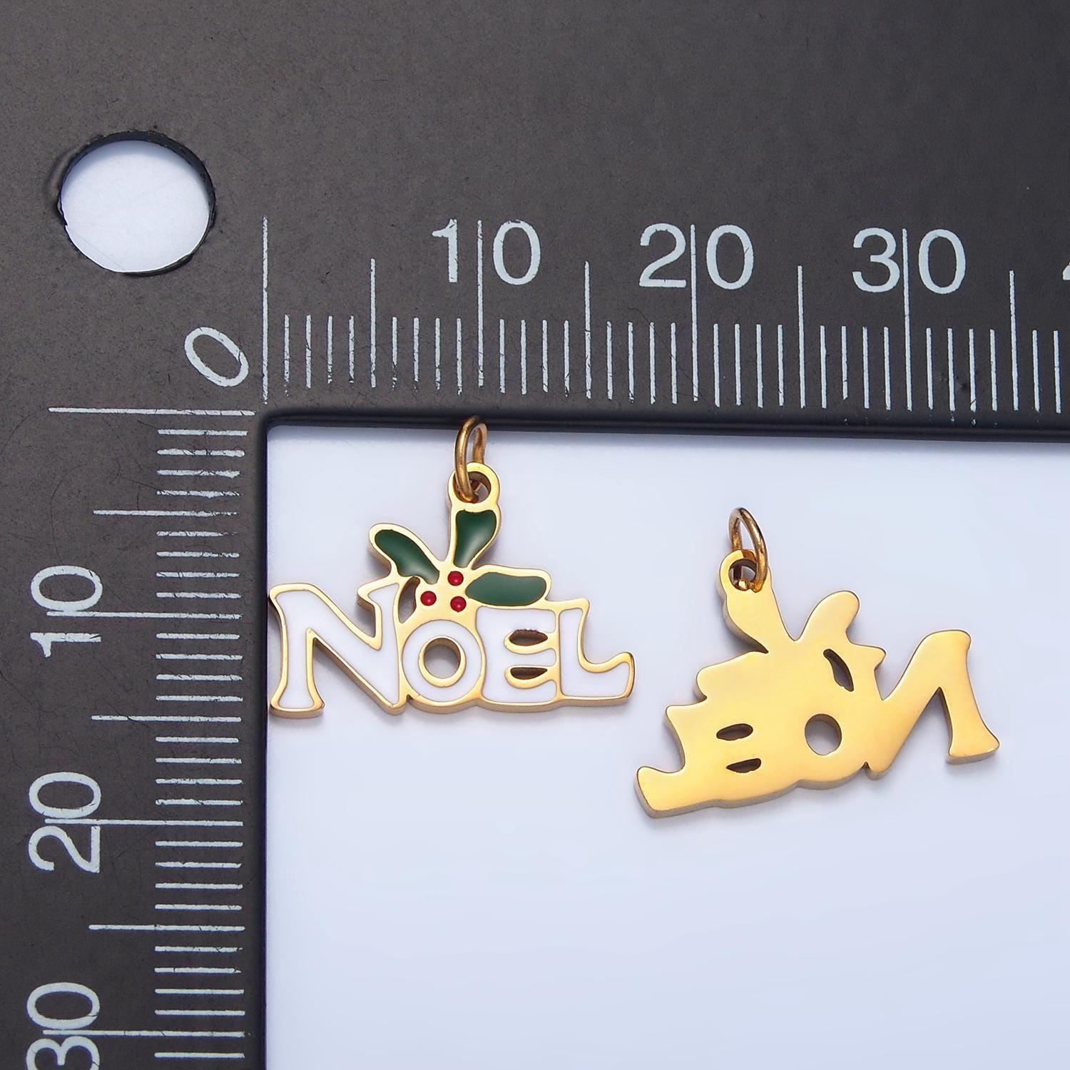 Enamel "noel" mistletoe christmas holiday stainless steel charm | p-1345