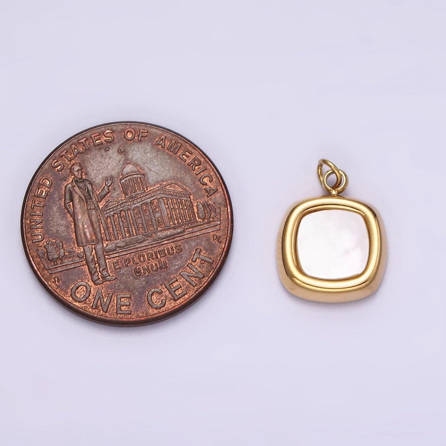 Stainless steel shell pearl square bezel charm in gold & silver | p1321