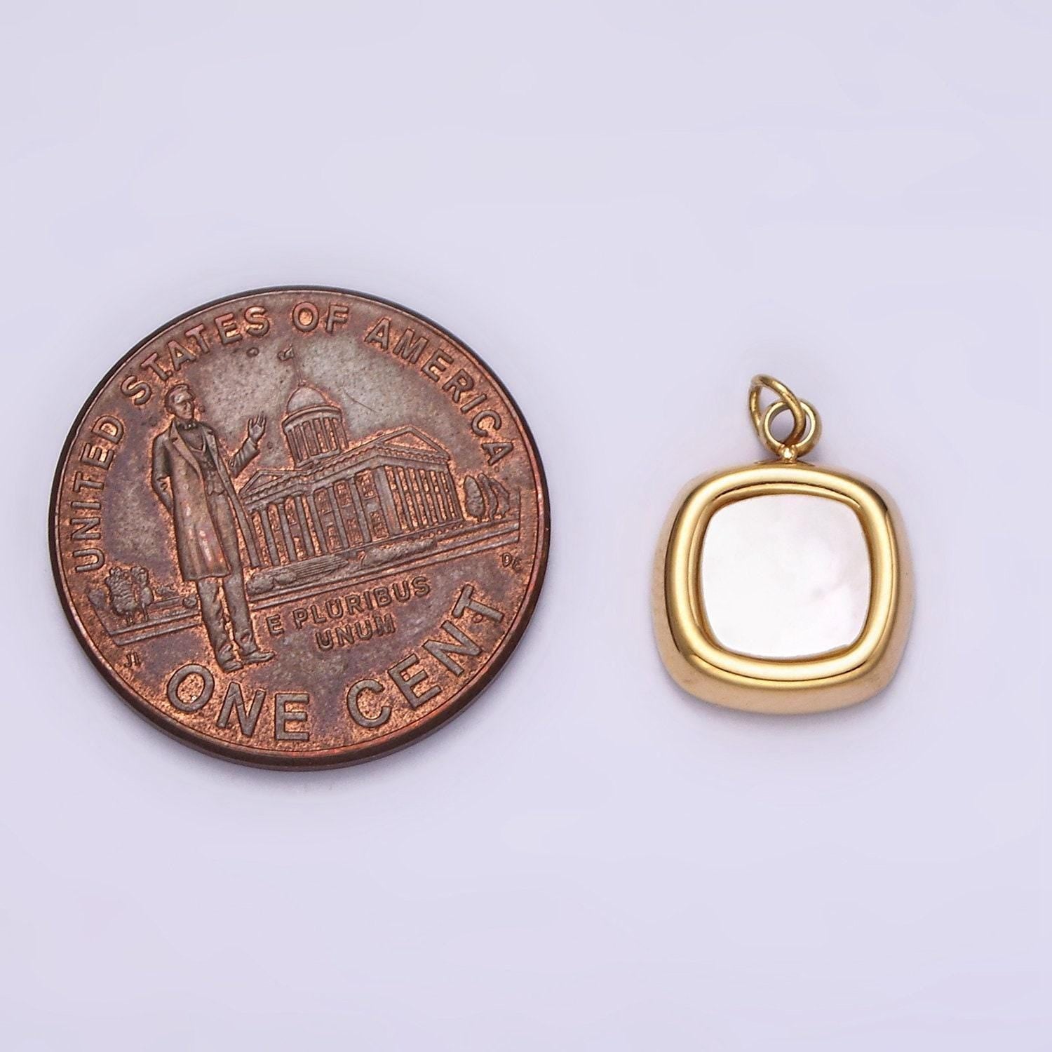 Stainless steel shell pearl square bezel charm in gold & silver | p1321