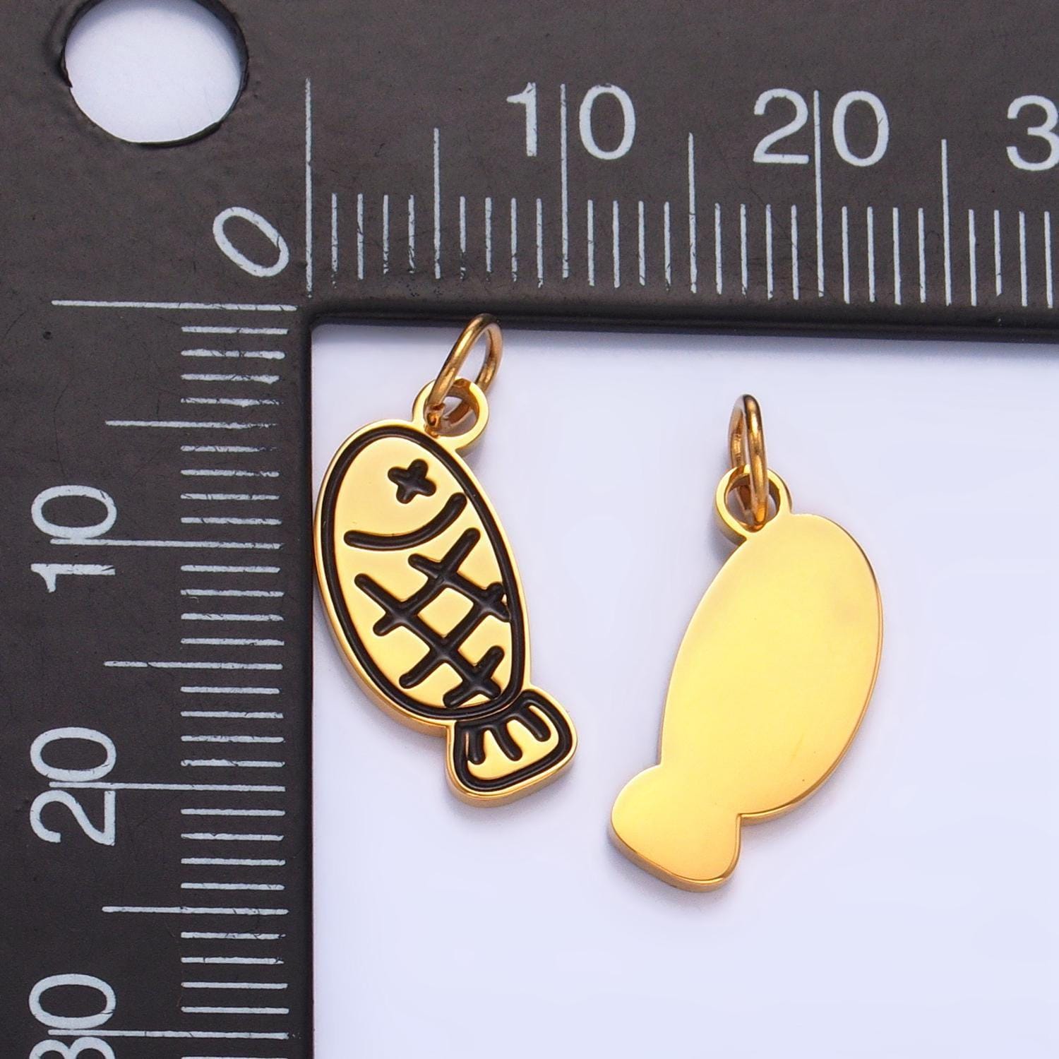 Dainty stainless steel fish charm cute fishy pendant kawaii charm bracelet necklace for diy jewelry making supply kids jewelry p1320