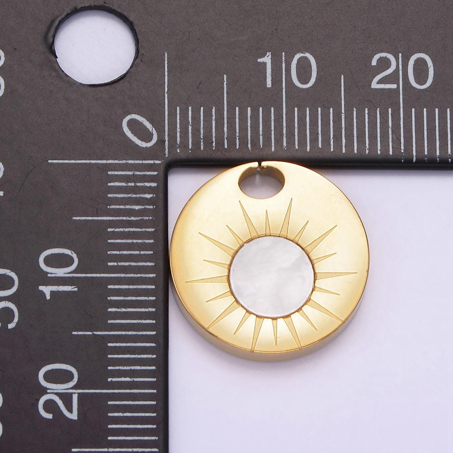 Stainless steel shell pearl celestial sun pendant round coin charm gold sun pendant | p1244