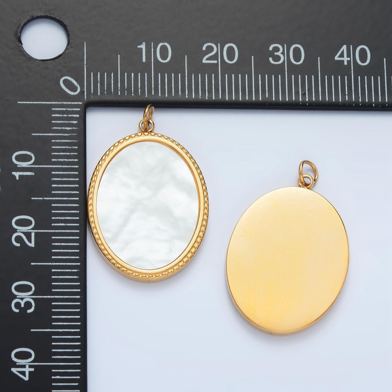 Gold stainless steel shell pearl oval bezel charm in gold p-1217
