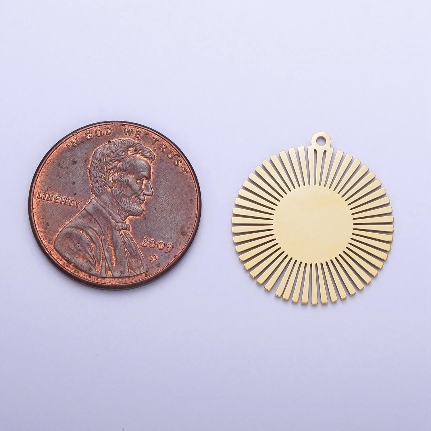 Dainty stainless steel sunburst charm in gold silver medallion sun circle pendant for necklace earring lead nickel free tarnish free p-908