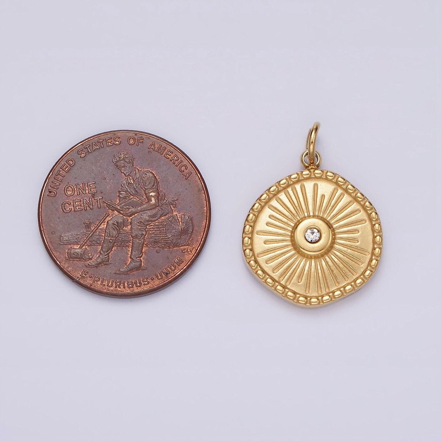 Stainless steel gold radial sun pendant charm for necklace bracelet celestial jewelry | p-651