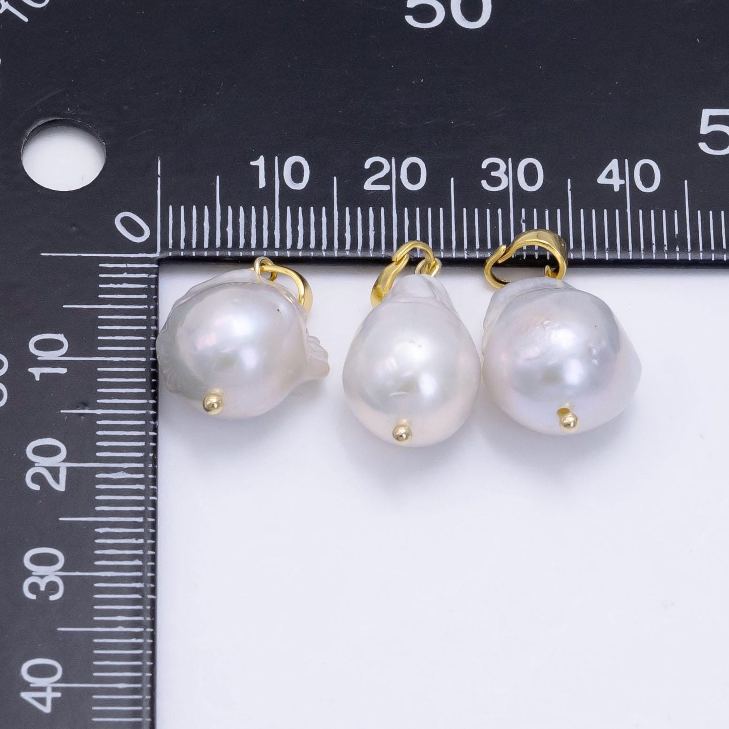 Irregular shell pearl drops 20mm charms | p-1885