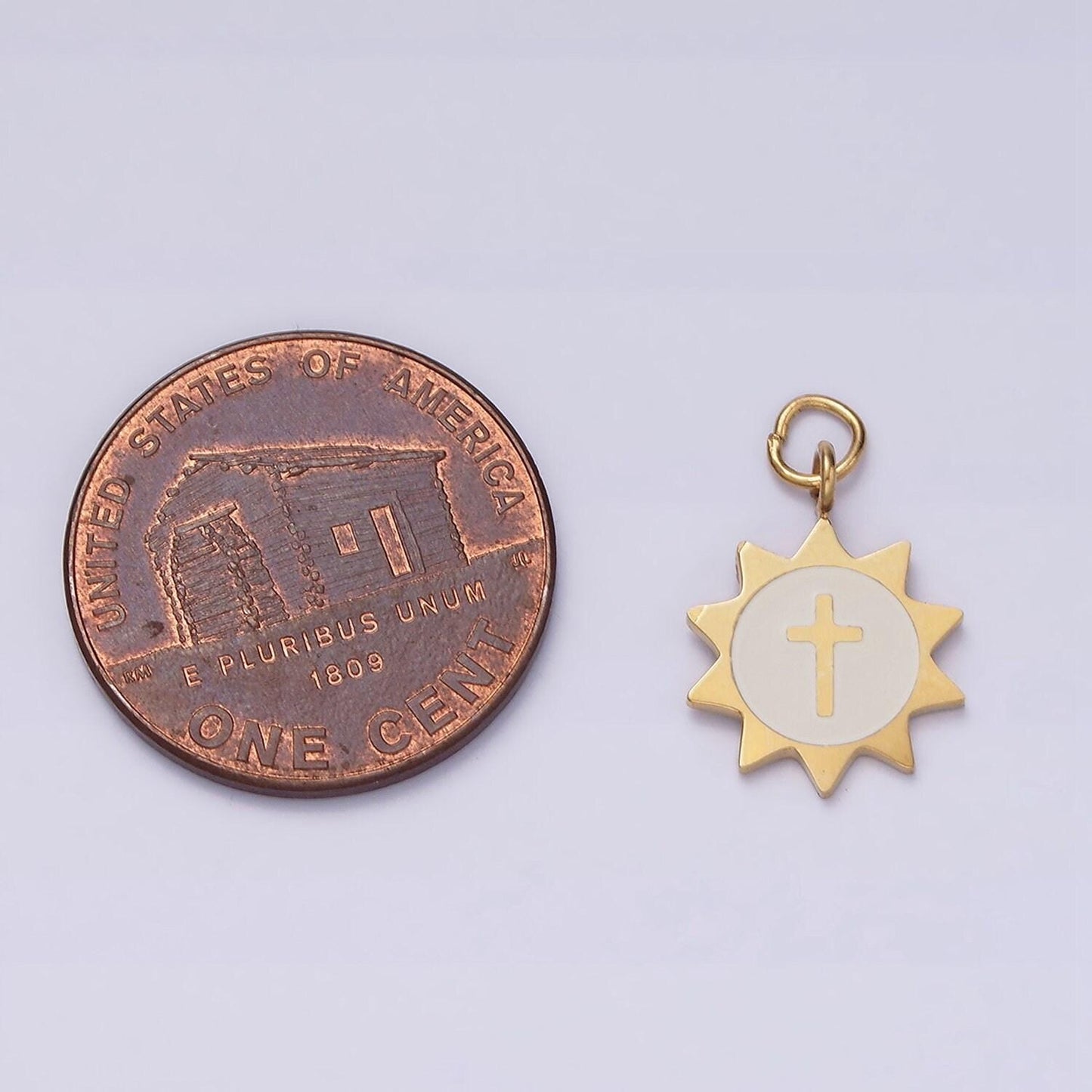 Stainless steel 11mm round sun charm with cross design pendant for religious jewelry making p-1357