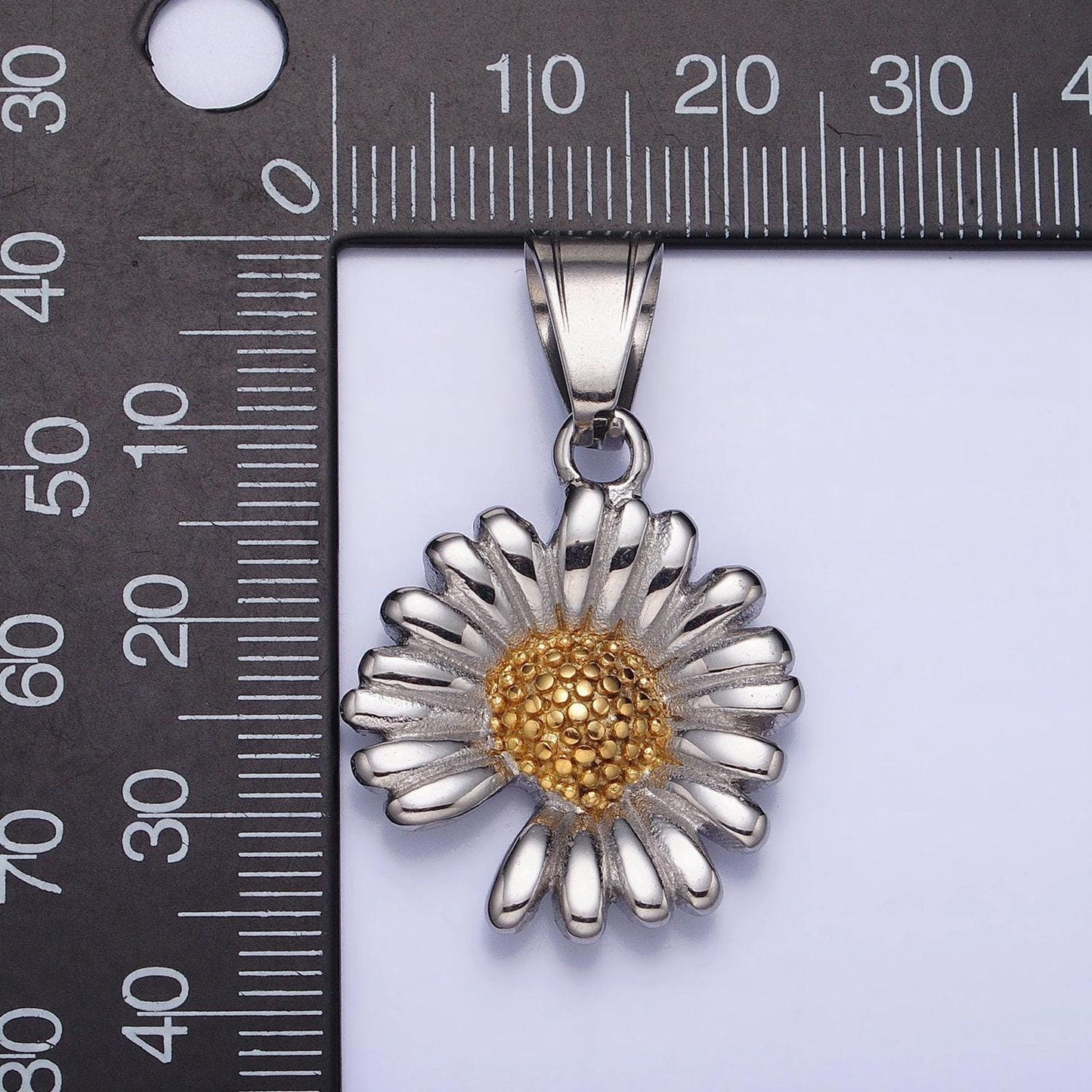 Stainless steel daisy charm gold silver flower charm 2tone summer spring jewelry inspired for necklace bracelet earring component p-1155