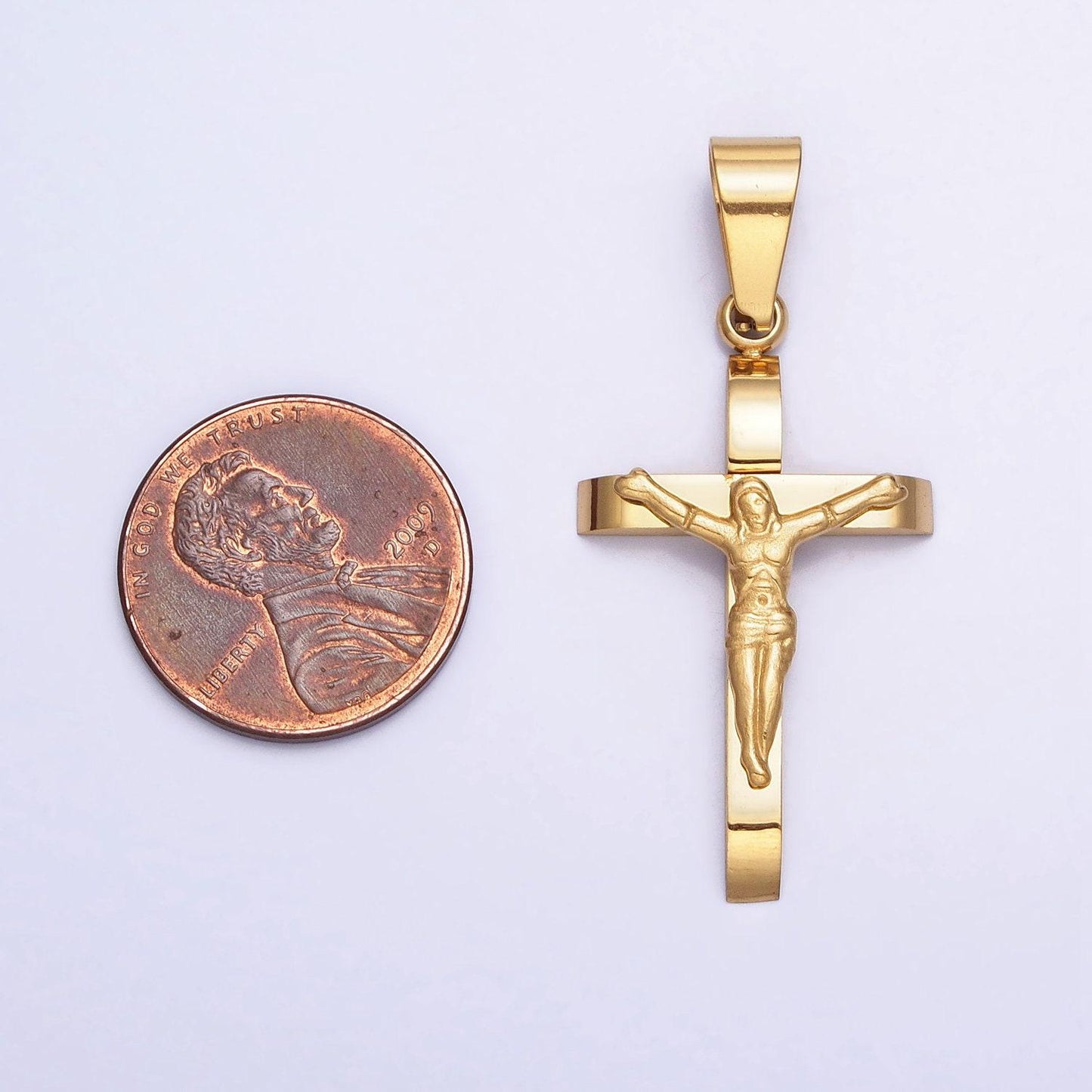 Crucifix cross pendant in 24k gold filled jesus in the cross medallion for religious unisex jewelry making p-1114