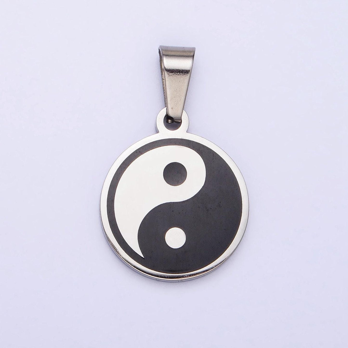26.2mm x 16.0 mm stainless steel taiichi yin yang pendant in silver & gold | p-1099