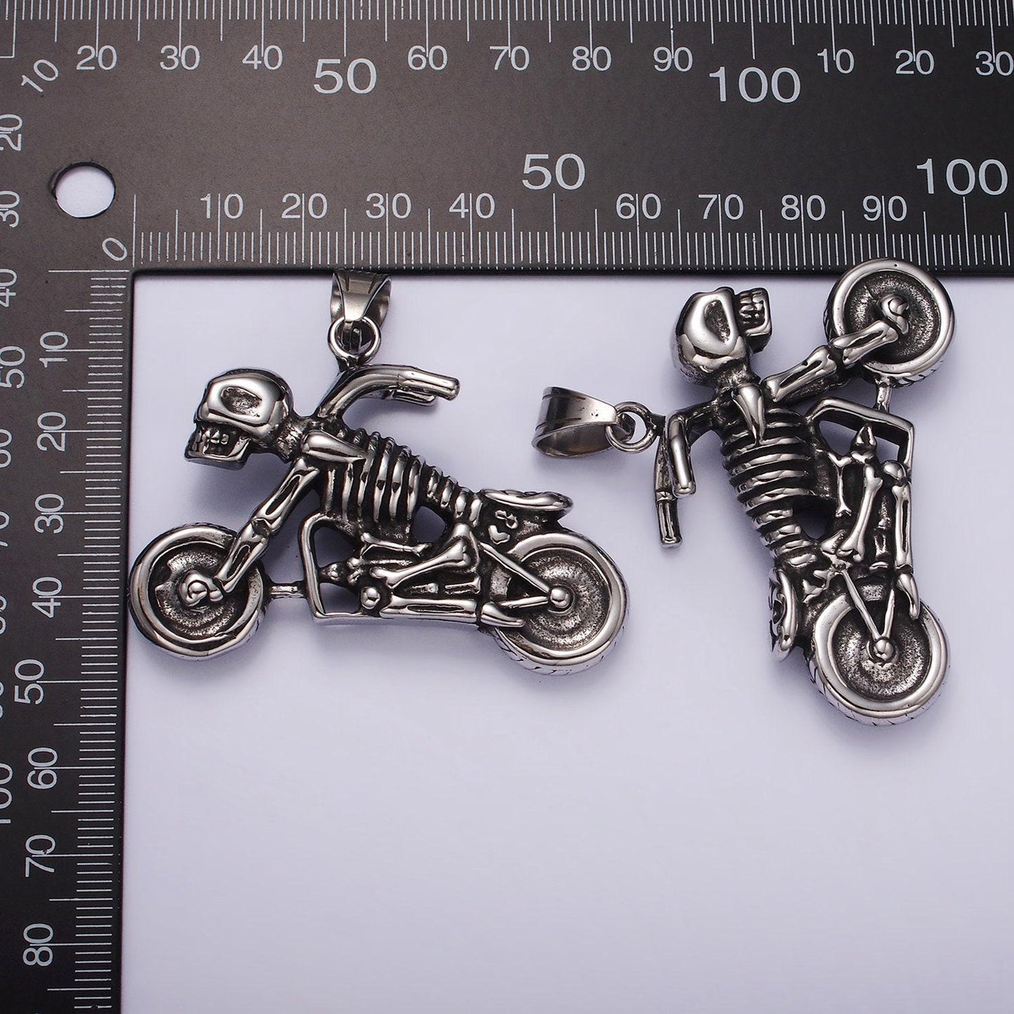 Stainless steel human skeleton skull motorcycle vehicle pendant | p1061