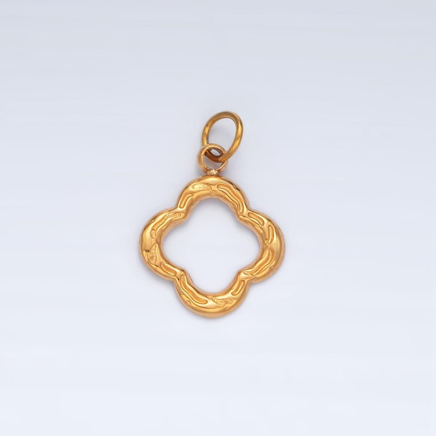 Stainless steel lined open clover quatrefoil natural charm | p-1022
