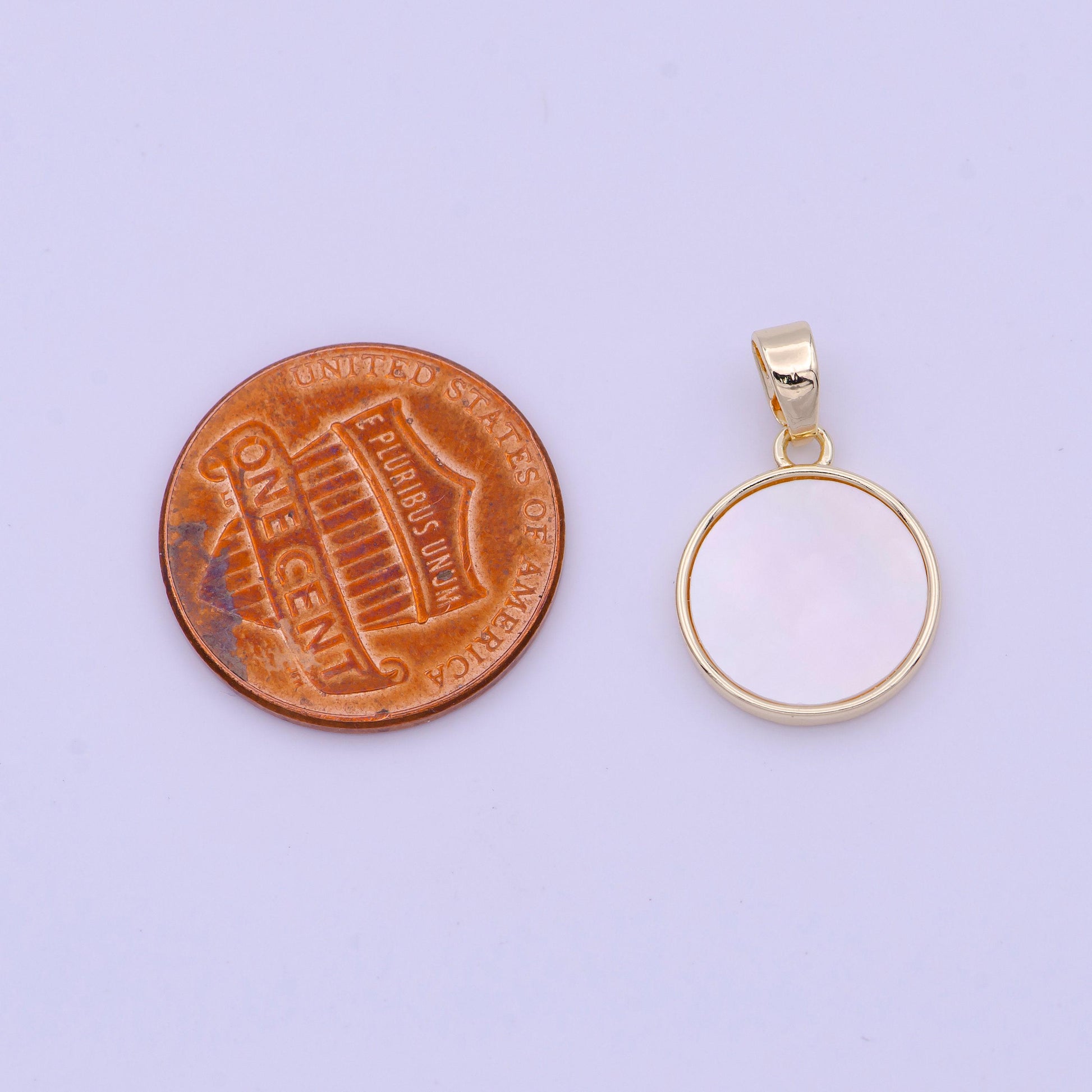 19mm round shell pearl minimalist charm in gold & silver | h903 h904