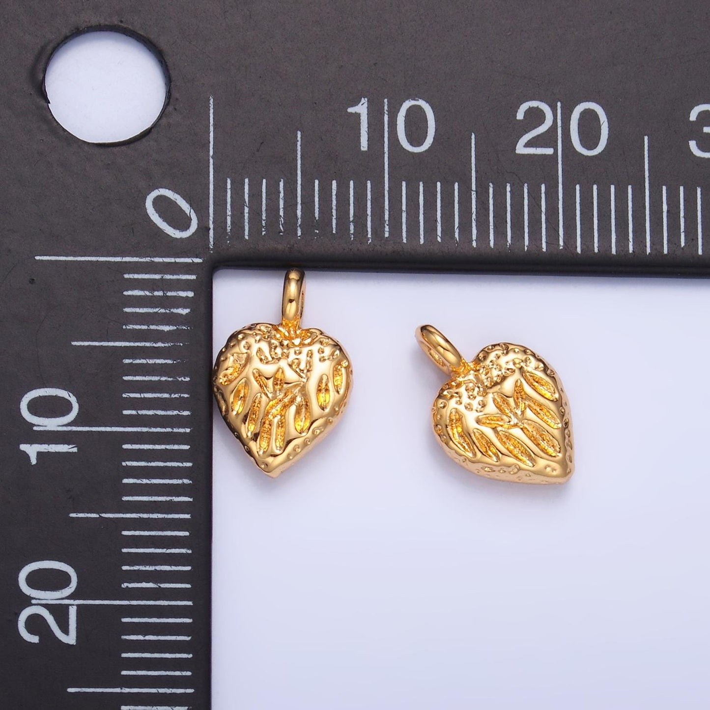 Rustic Mini Heart Charm, Vintage Gold Heart Pendant Charms for bracelet necklace component W386