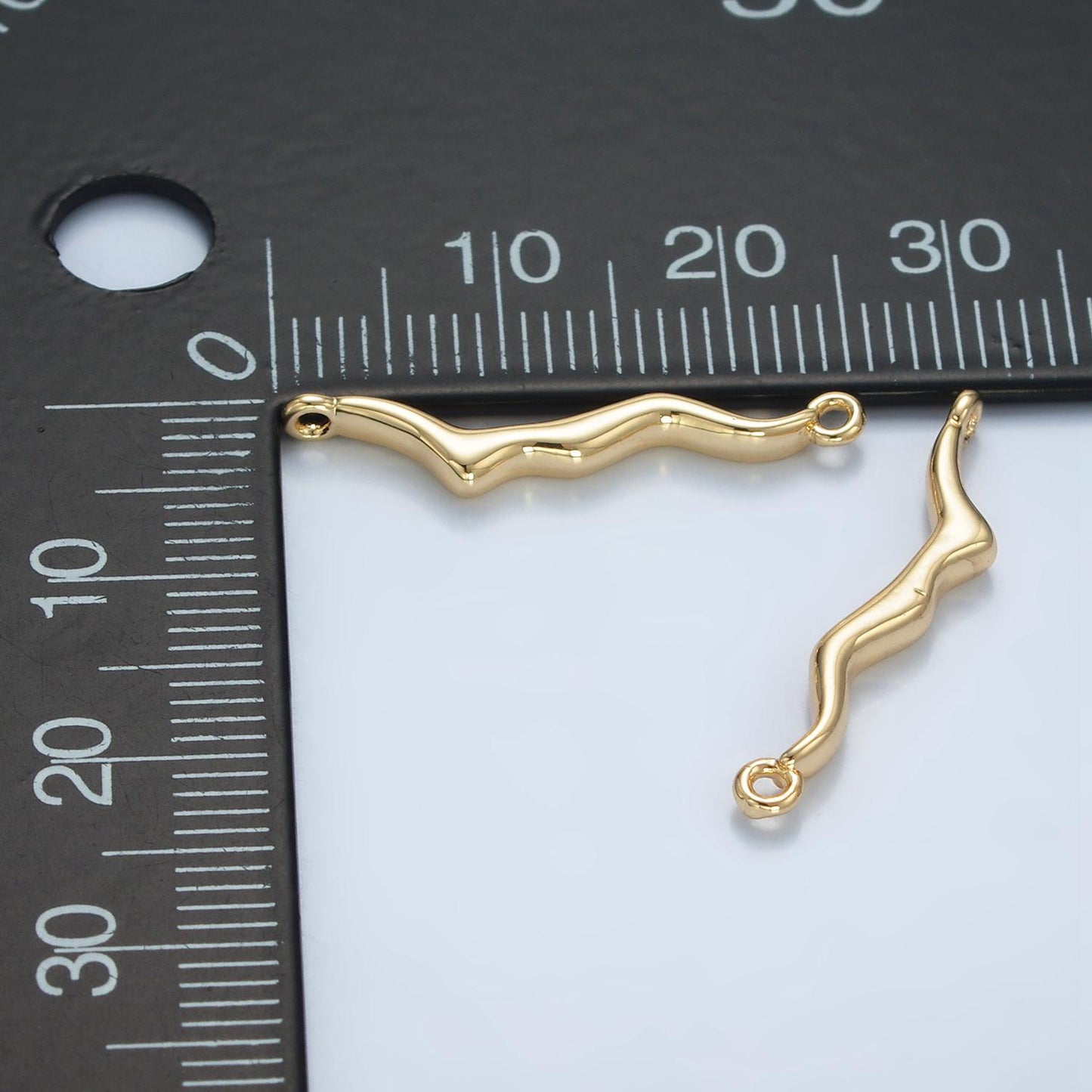 Short abstract dented cave man sticks pendant, gold silver plated dented sticks charm connector for jewelry making | g827