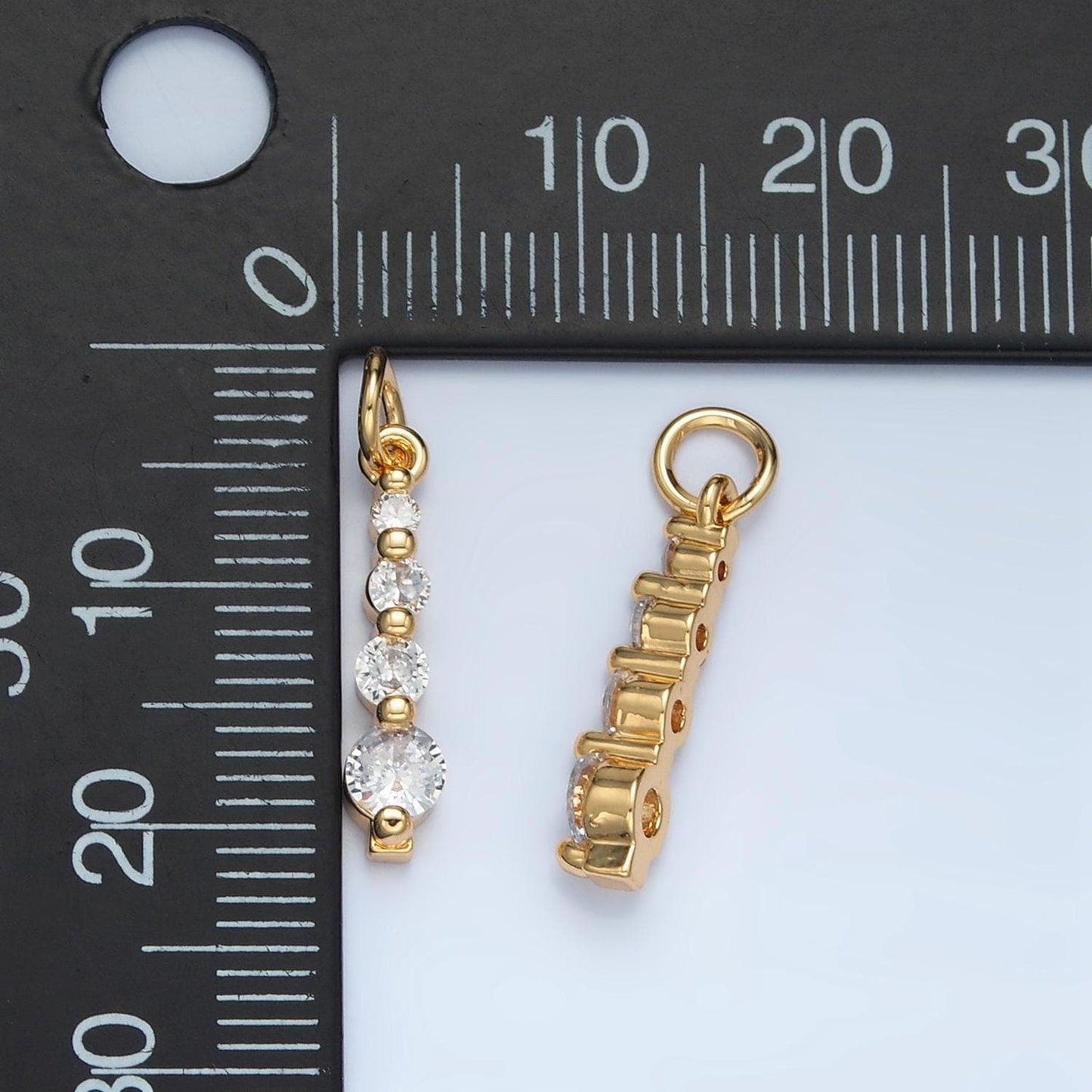 Quadruple linear drop 18mm gold filled charm | e-915