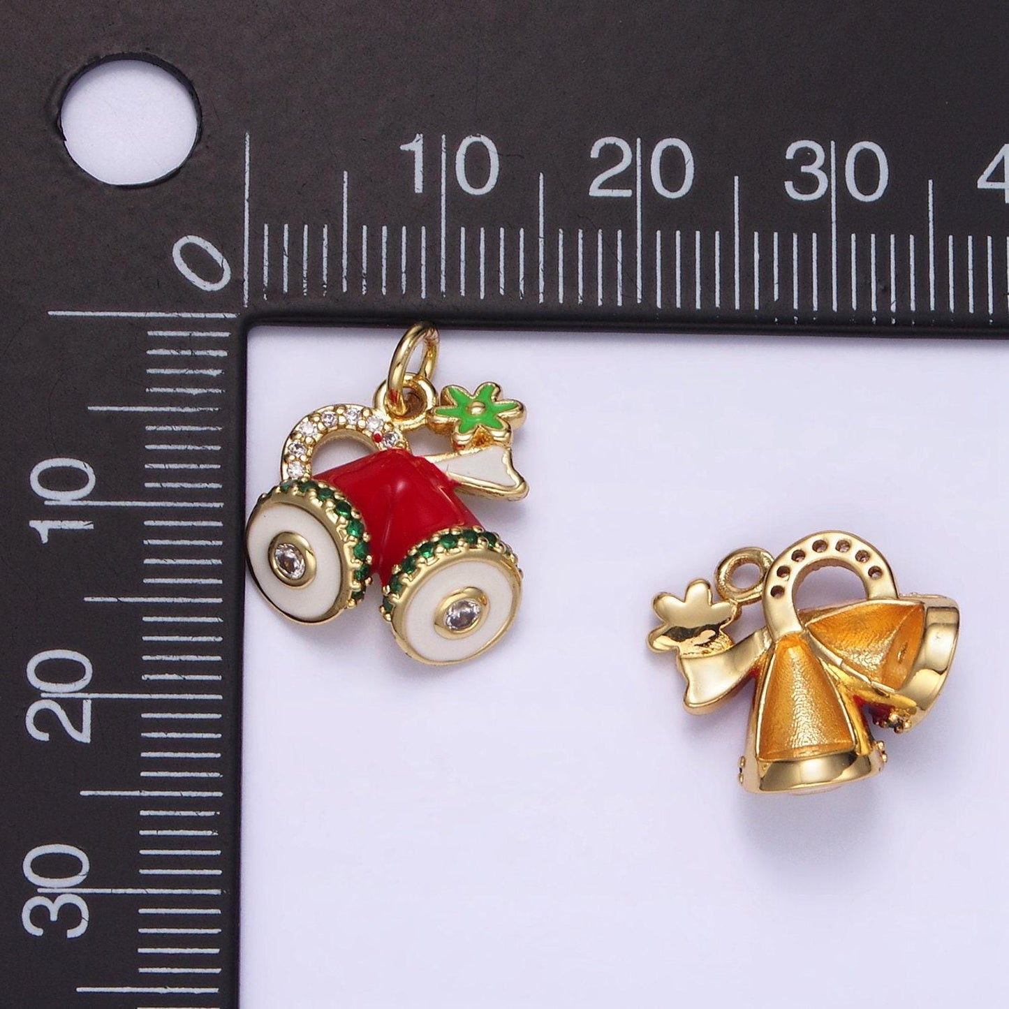 New dainty christmas charm inspired bulk wholesale christmas theme pendant xmas jewelry for necklace bracelet earring supply | d-541