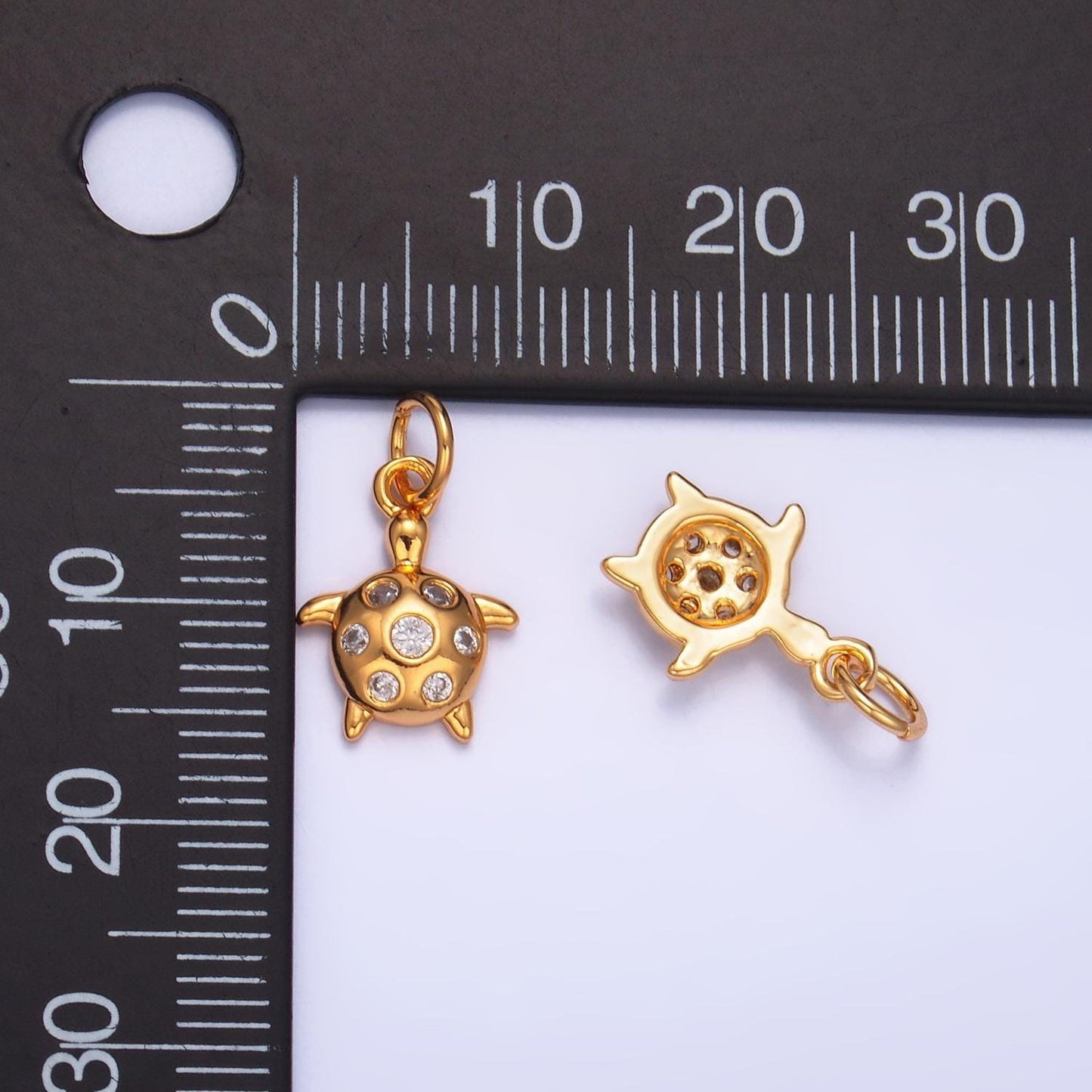 Tiny little gold small sea turtle charm mini tortoise animal charm beach cruise mermaid jewelry supplies w327