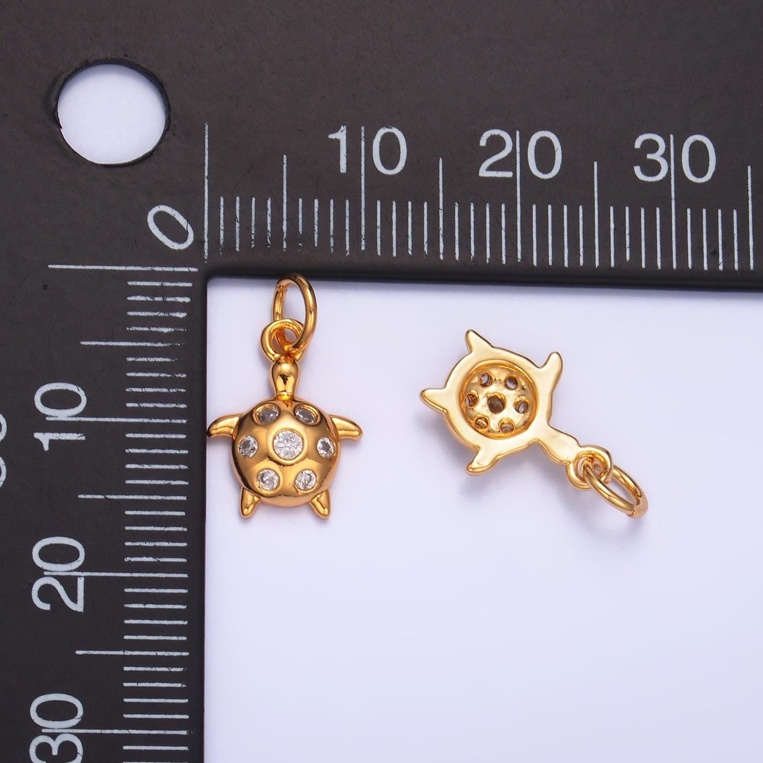 Tiny little gold small sea turtle charm mini tortoise animal charm beach cruise mermaid jewelry supplies w327