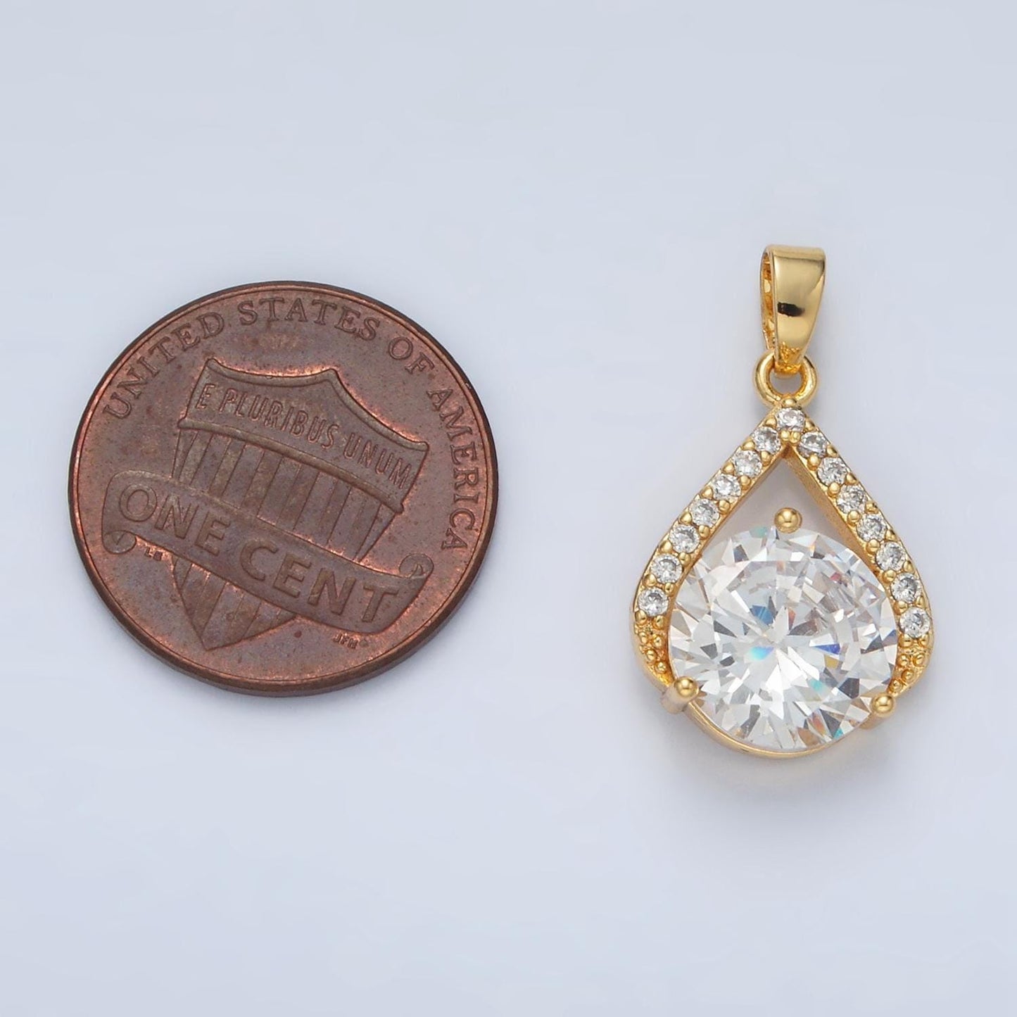 Classic design solitaire round charm cz cluster charm cubic zirconia for grandma mother jewelry pendant charm for jewelry supply aa1422