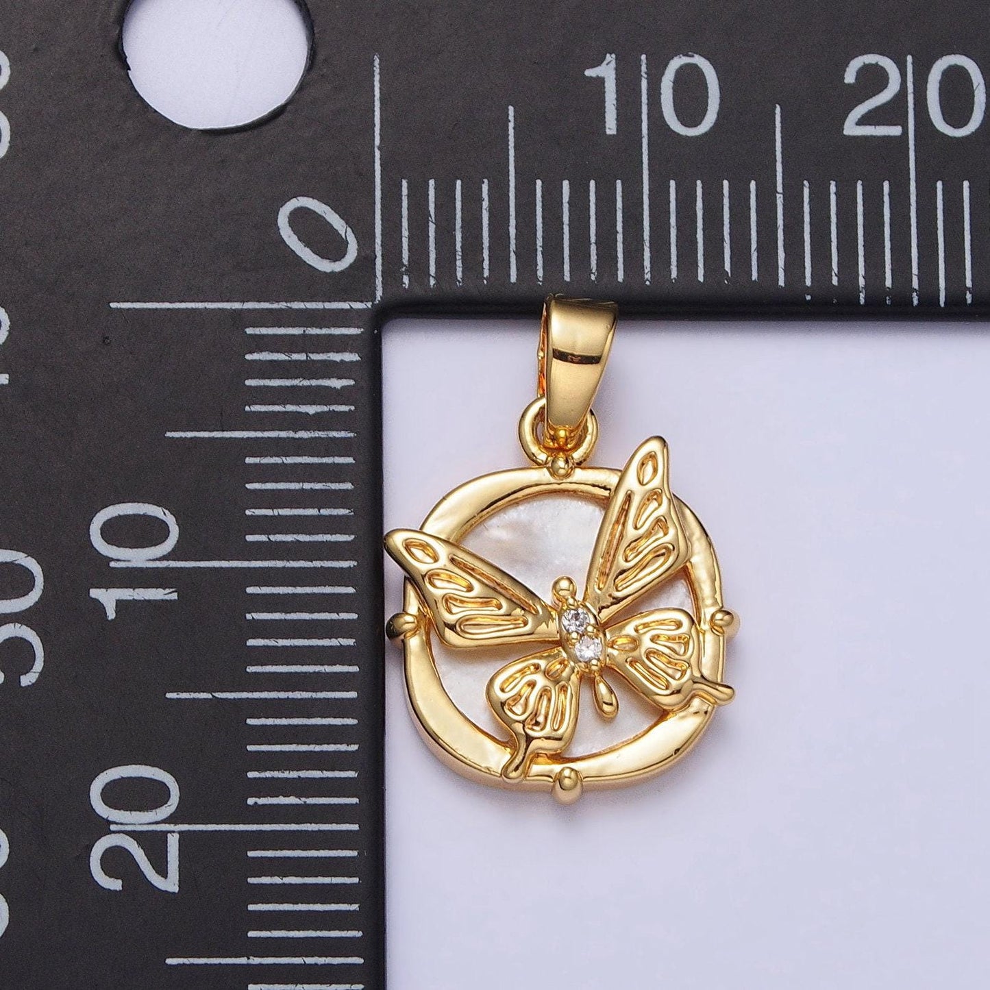 Gold pearl butterfly charm medallion pendant, 24k gold filled round shell pearl mariposa charm for jewelry making | aa-113