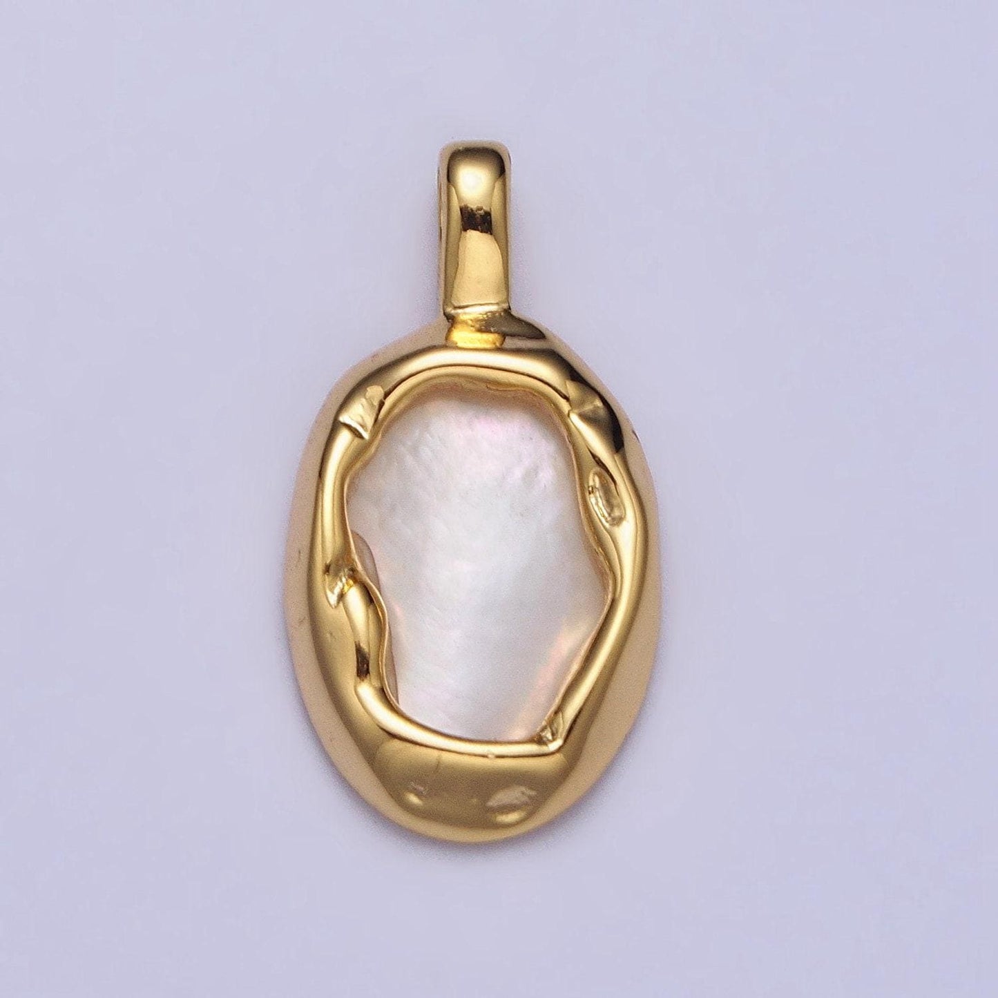Abstract oval shell pearl hammered framed pendant in gold & silver | aa093 aa094